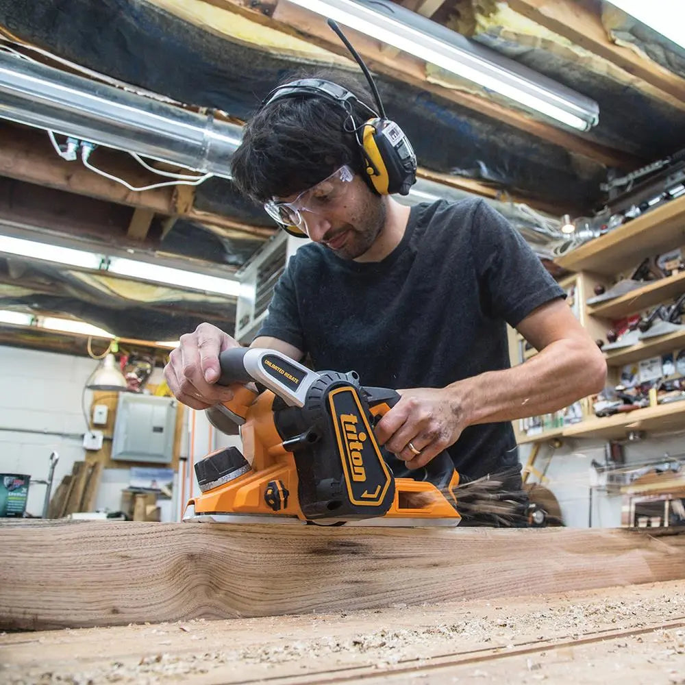 Triton 750W Unlimited Rebate Planer 82mm TRPUL 837520  White Rose Tools