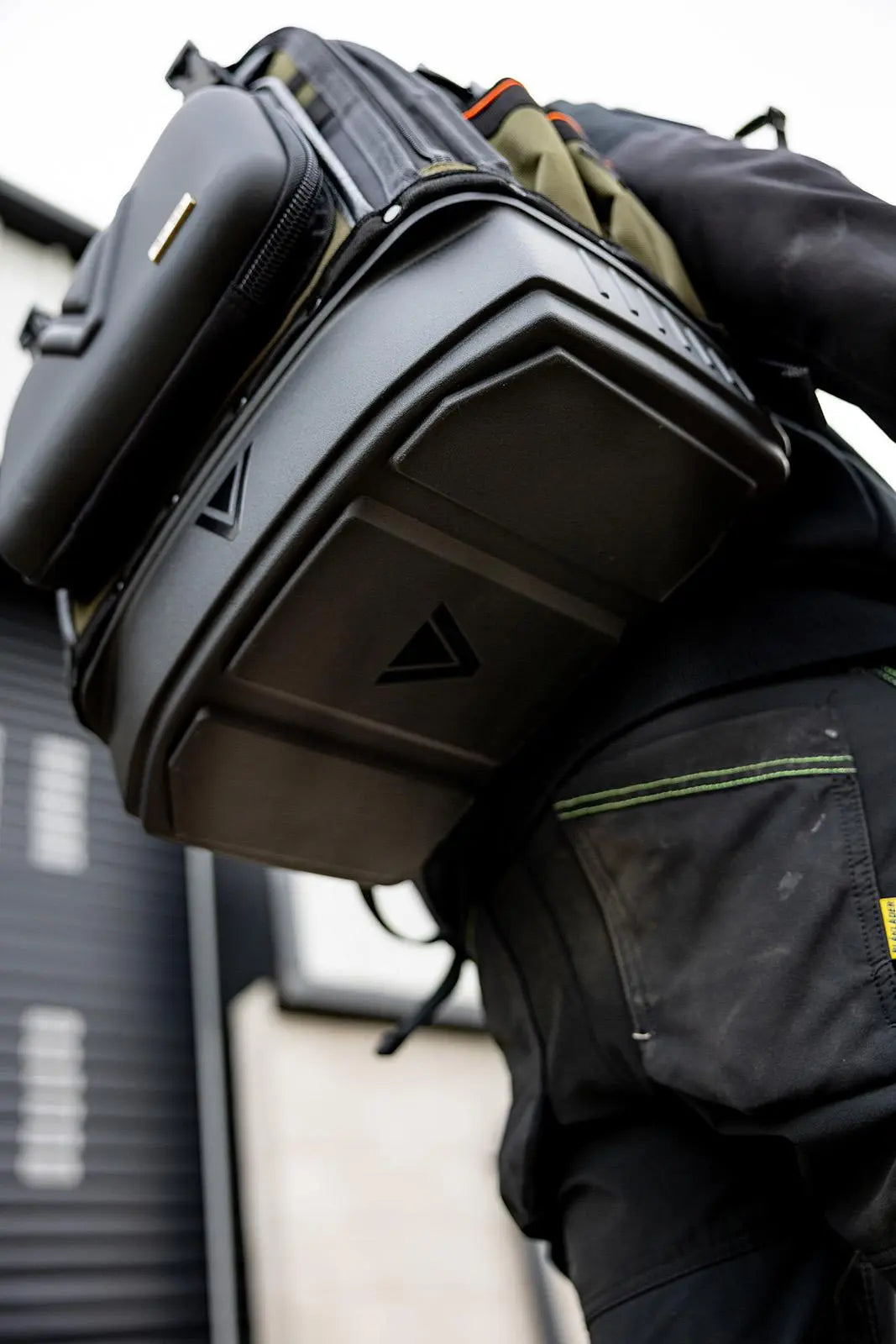 Velocity Rogue 50 Backpack Black Connect Compatible BP-50-B-C White Rose Tools