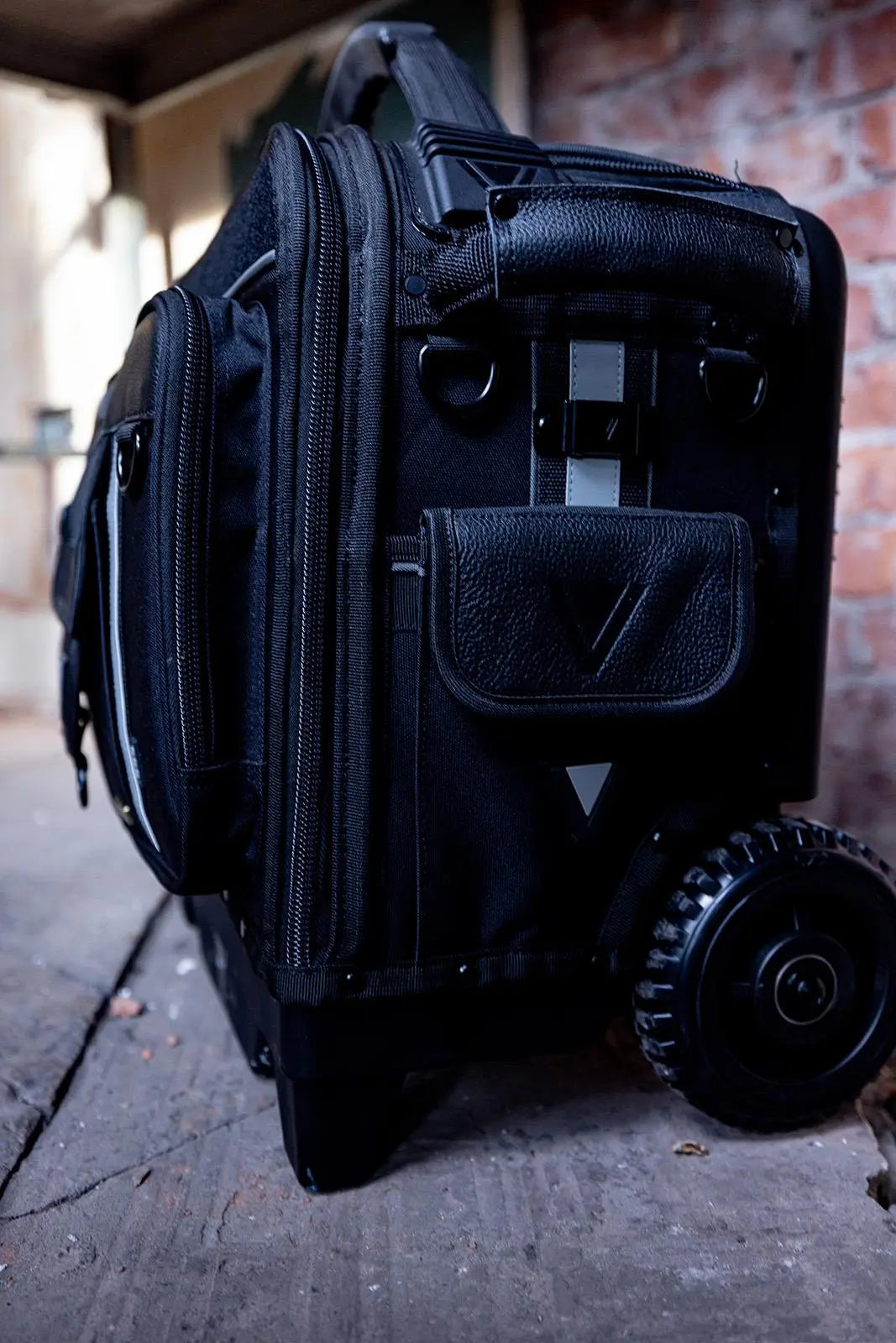 Velocity Rogue 600 Wheeler Shadow Black The World's First Trackable Tool Bag WB-600-B-C White Rose Tools