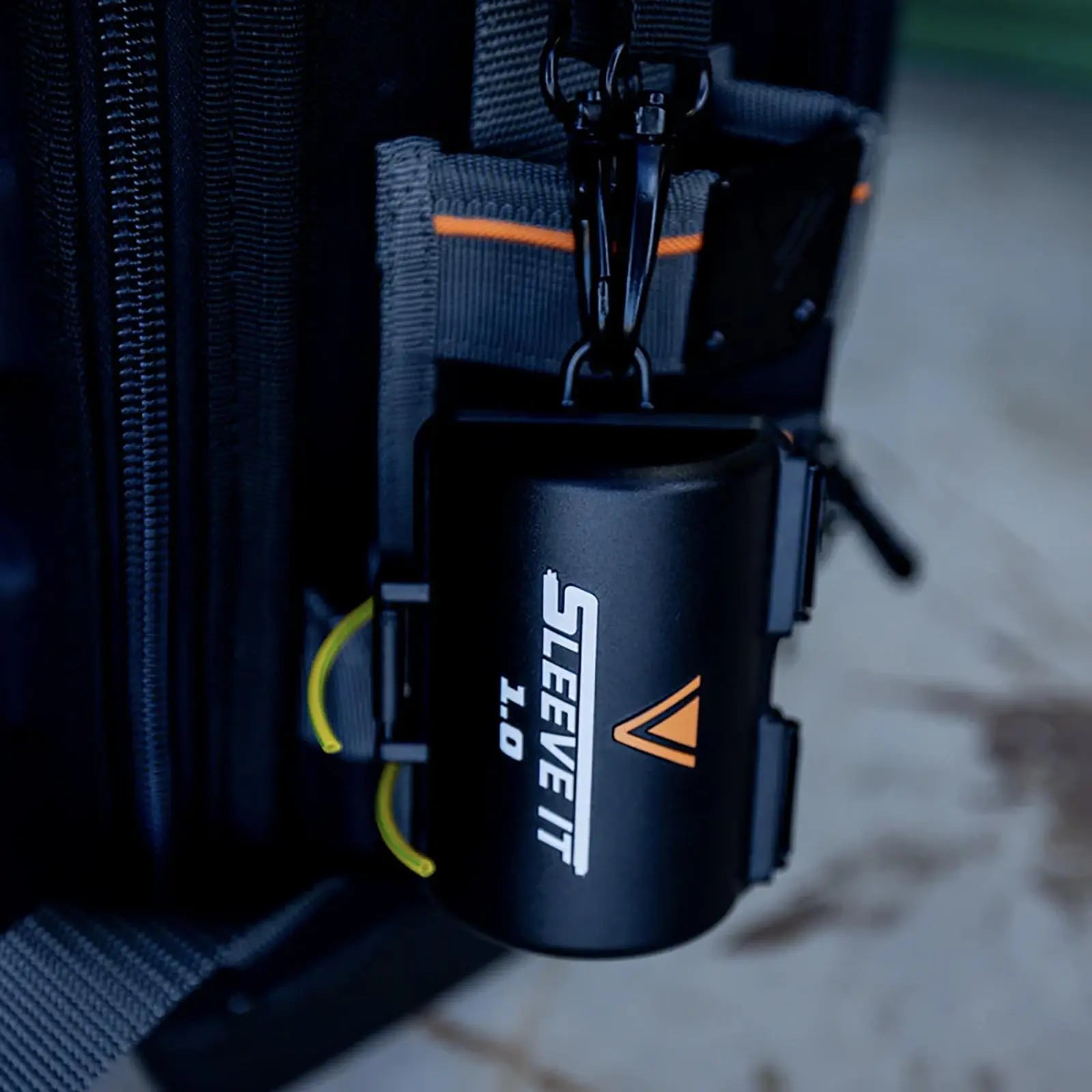 Velocity SLEEVE-IT Kit Earth Sleeving Dispenser and Refills SLEEVE-IT White Rose Tools