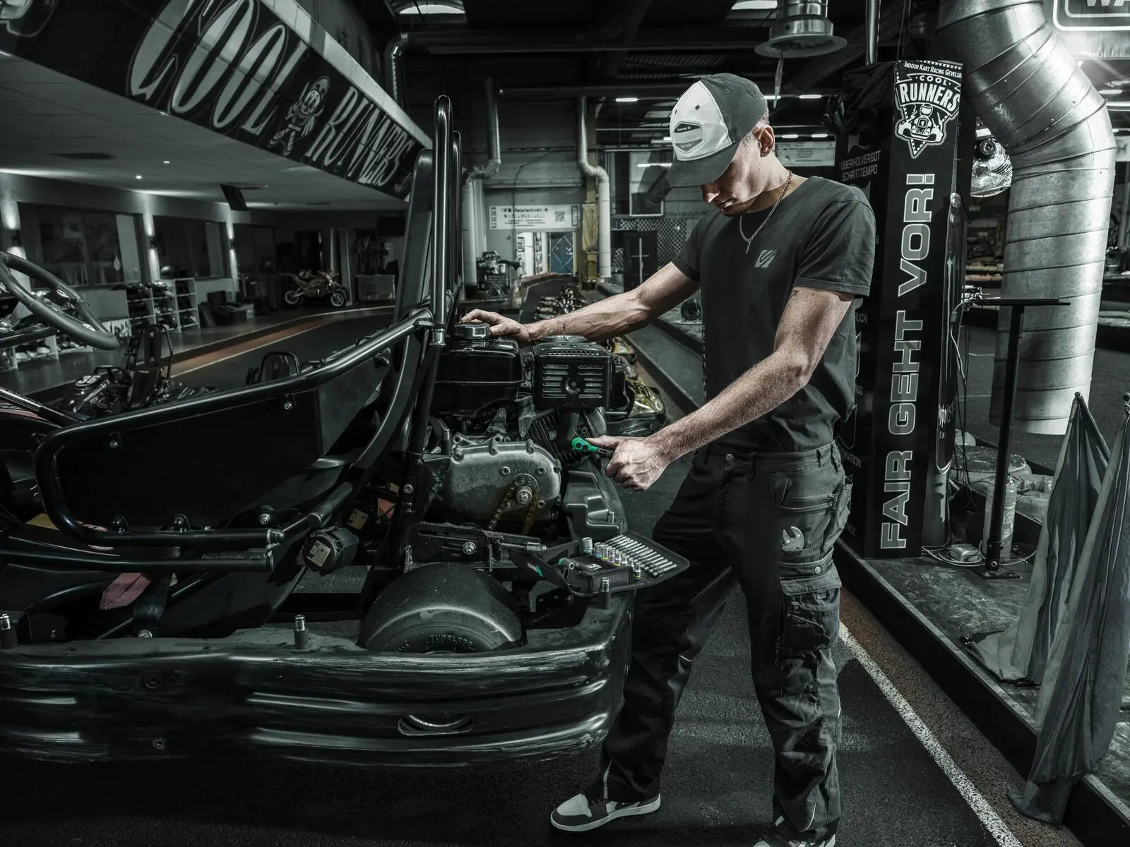 Wera 8100 SA 14 Zyklop Comfort Ratchet Set Reversible 1/4" Drive Metric in Case 28 Pieces White Rose Tools