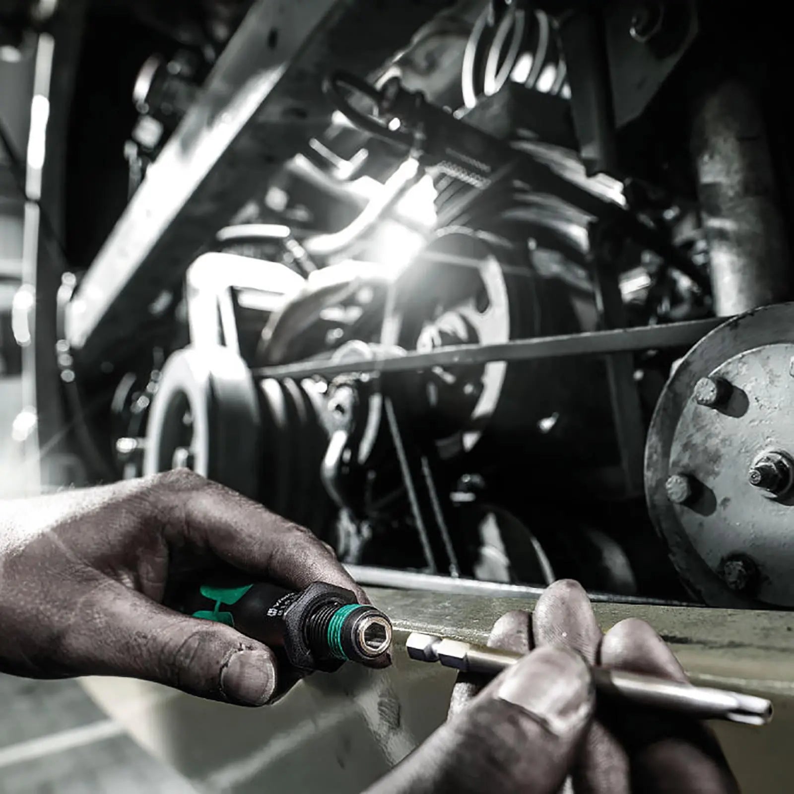 Wera Maintenance Set Ratchet Screwdriver Socket Kit Kraftform Kompakt W 2 35 Pieces White Rose Tools