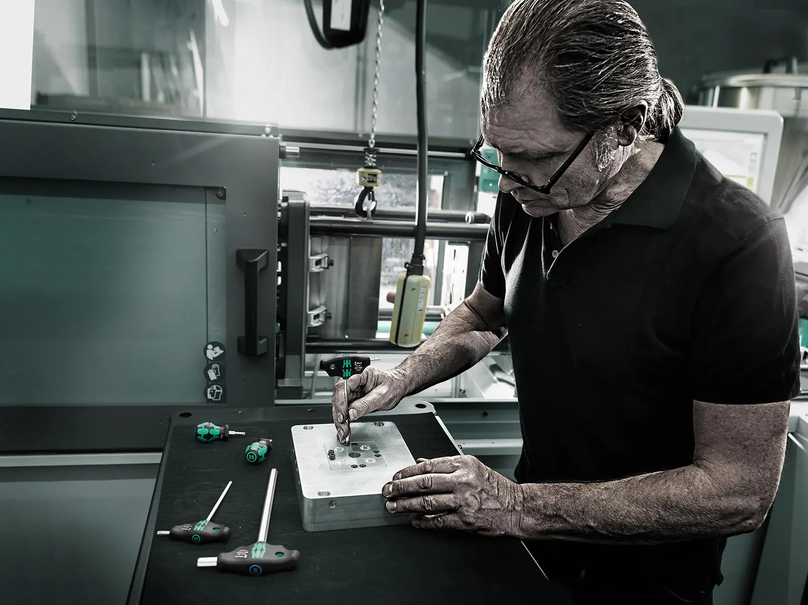 Wera Screwdriver Set T-Handle Hex Plus with Holding Function Metal Rack 7 Piece 454/7 HF Set 2