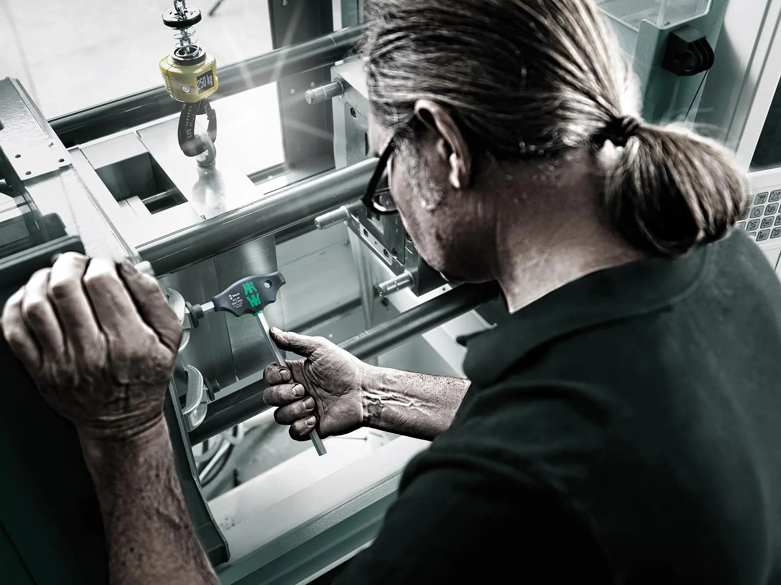 Wera Screwdriver Set T-Handle Hex Plus with Holding Function Metal Rack 7 Piece 454/7 HF Set 2