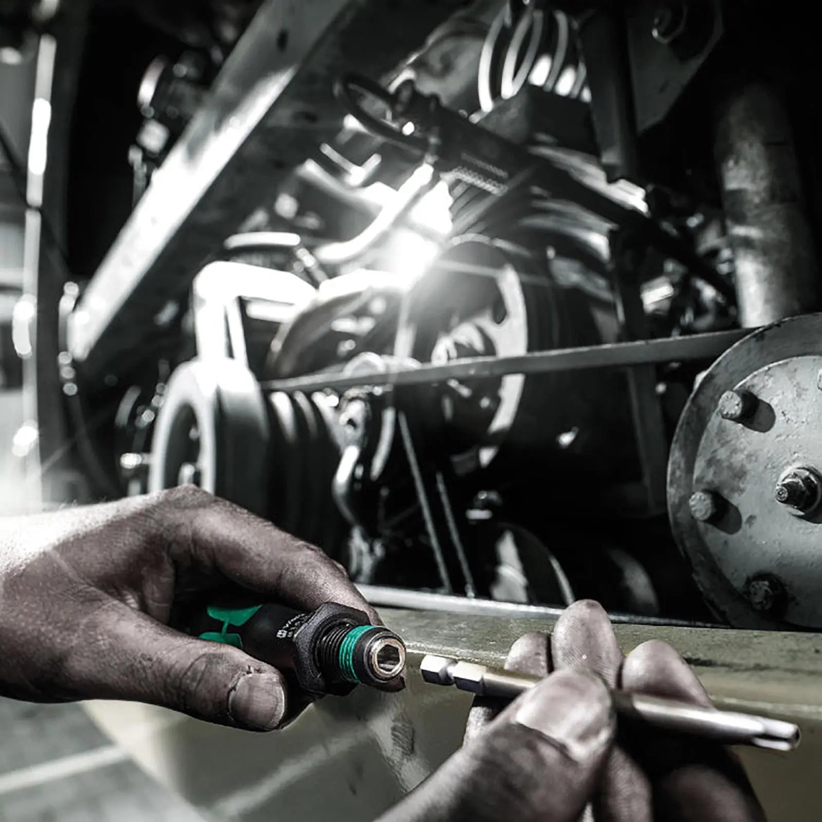 Wera Socket and Screwdriver Bit Set 1/4" Drive 39 Piece Kraftform Kompakt M 1 Metal White Rose Tools