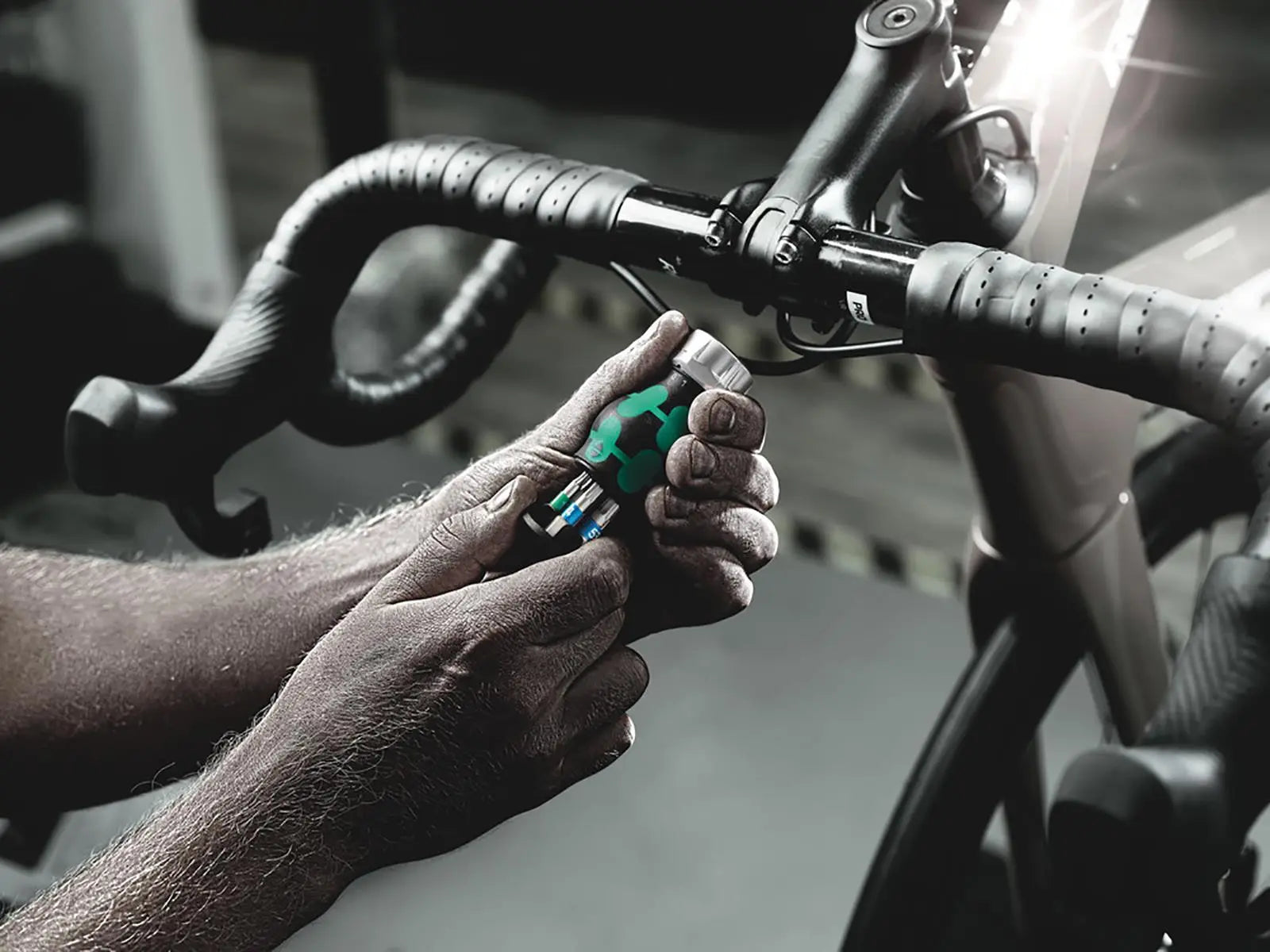 Wera Stubby Screwdriver Set Ratchet Action Bicycle Set 5 Stainless Steel Bits 7 Pieces White Rose Tools