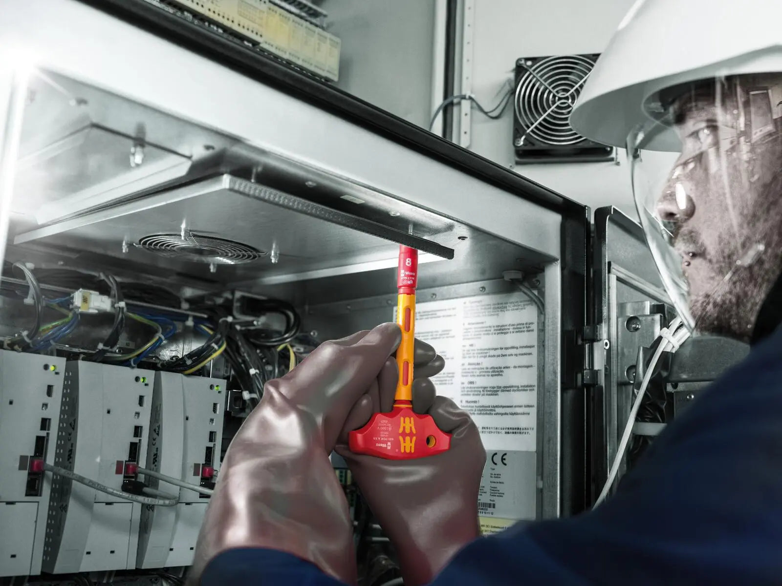 Wera VDE Insulated T-Handle Ratchet Screwdriver for 1/4" Drive Sockets 410 I VDE A RA White Rose Tools