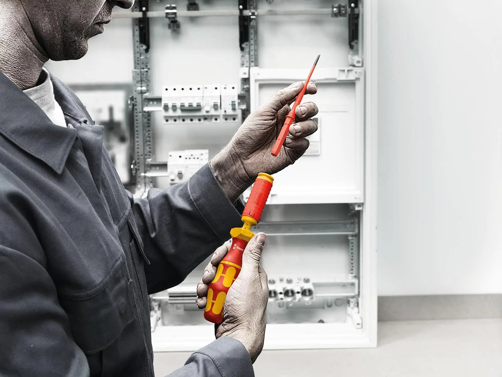 Wera VDE Torque Screwdriver 1.2-3.0 Nm Kraftform Kompakt Extra Slim 1 15 Pieces White Rose Tools