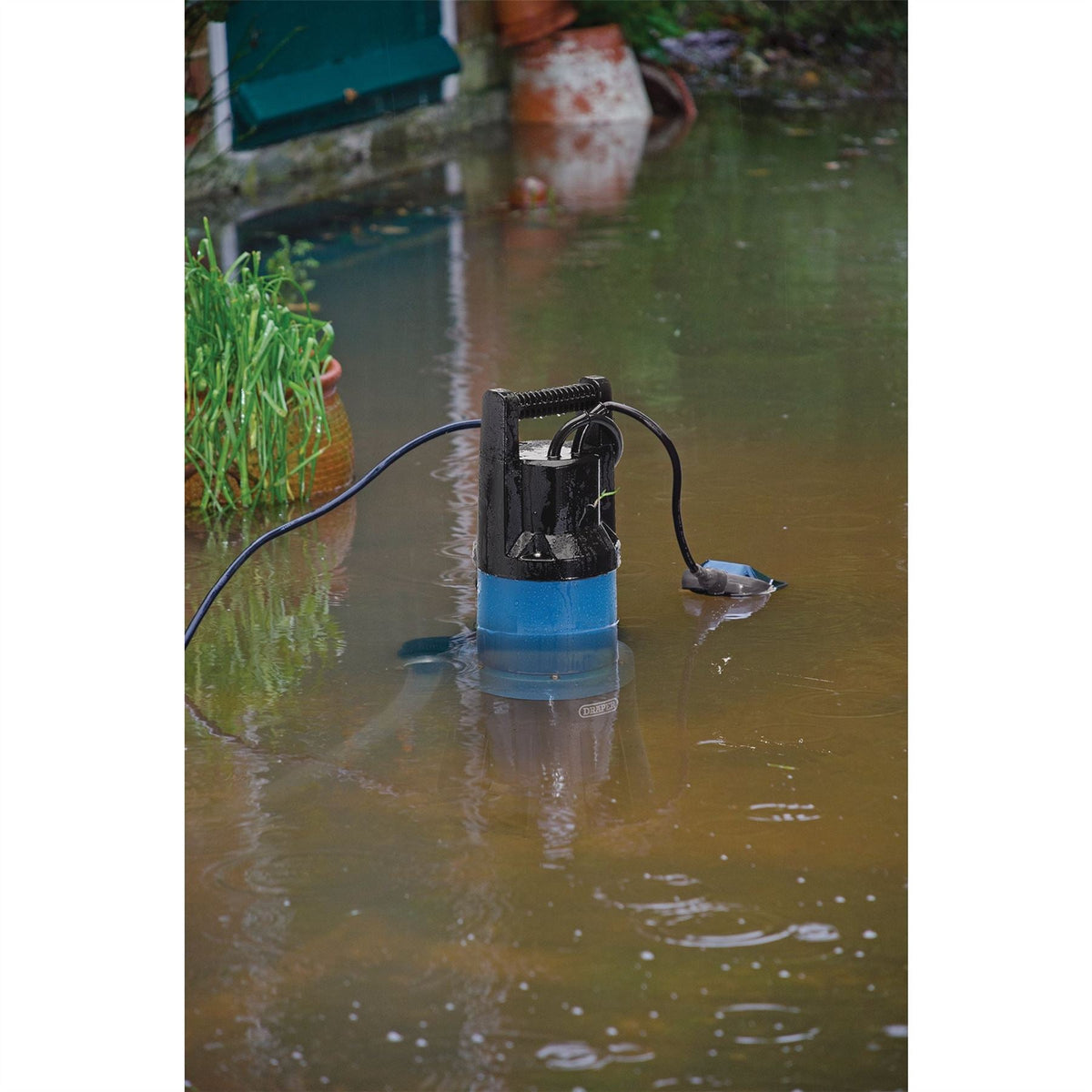 Draper 230V Submersible Dirty Water Pump with Float Switch 416L/min 1300W 98919 White Rose Tools