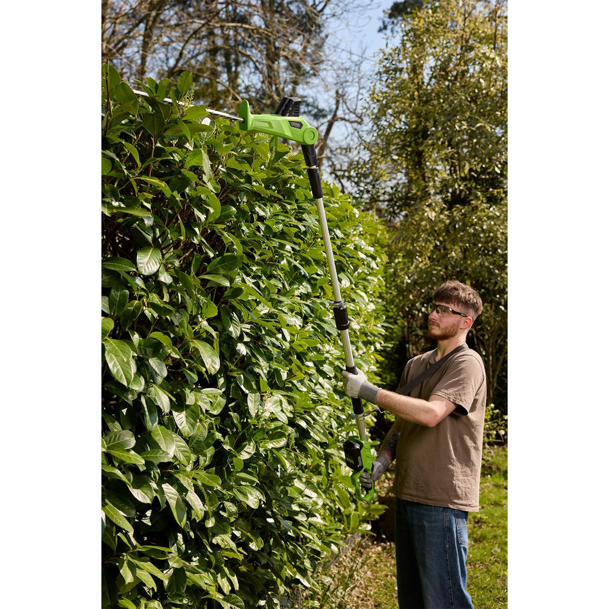 Draper 18V Pole Hedge Trimmer 1 x 2.0Ah Battery 1 x Charger 31865 White Rose Tools