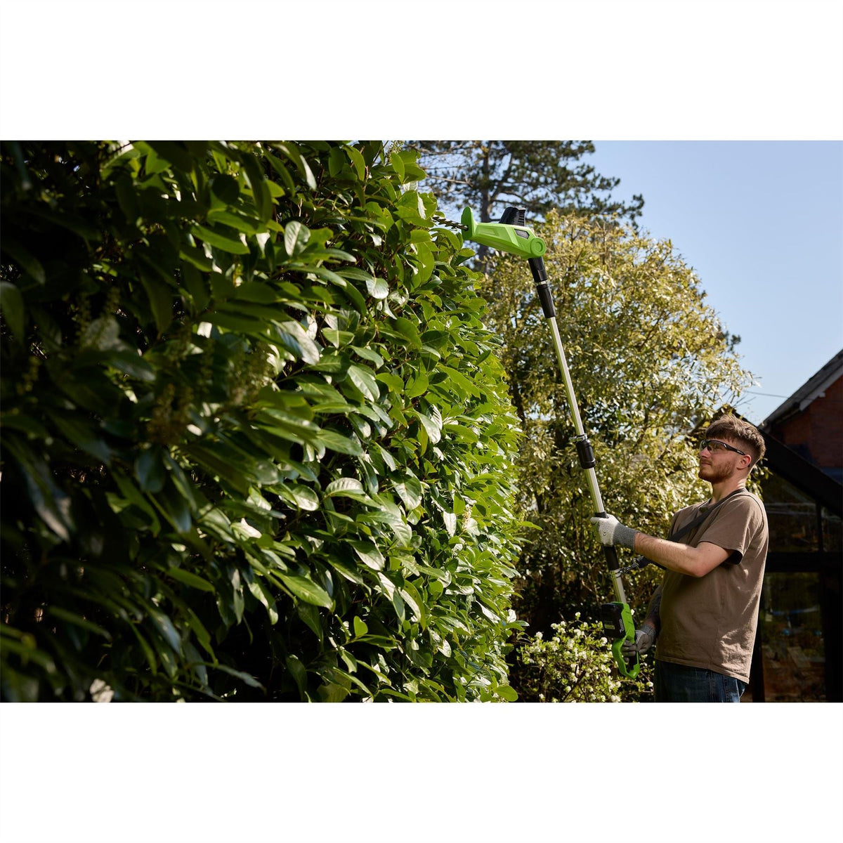 Draper 18V Pole Hedge Trimmer 1 x 2.0Ah Battery 1 x Charger 31865 White Rose Tools