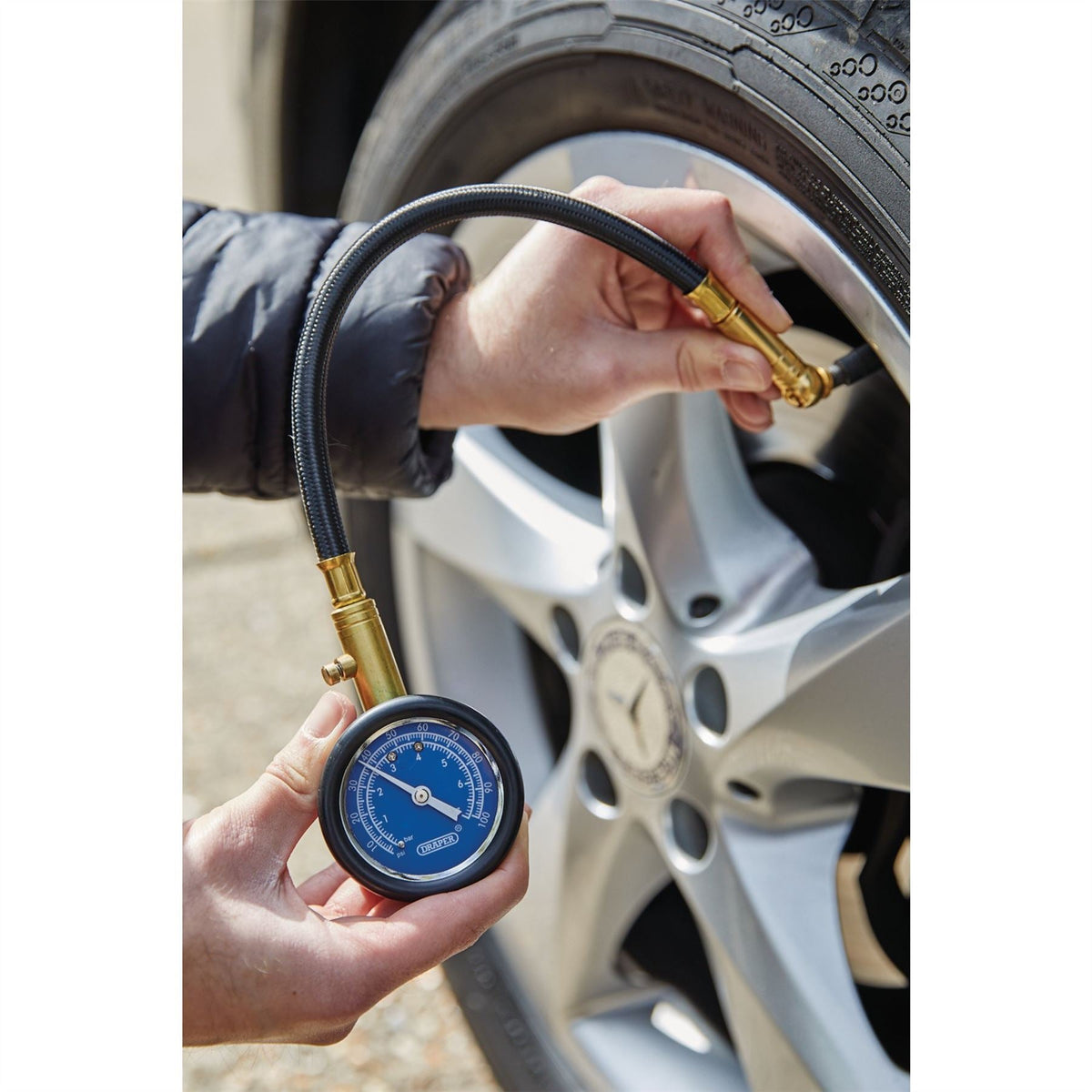 Draper Tyre Pressure Gauge with Flexible Hose 69924 White Rose Tools