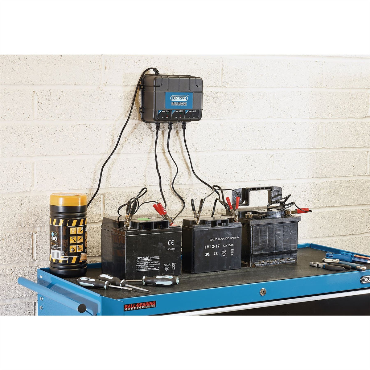 Draper 6/12V 3 Bank Charger Station 53172 White Rose Tools