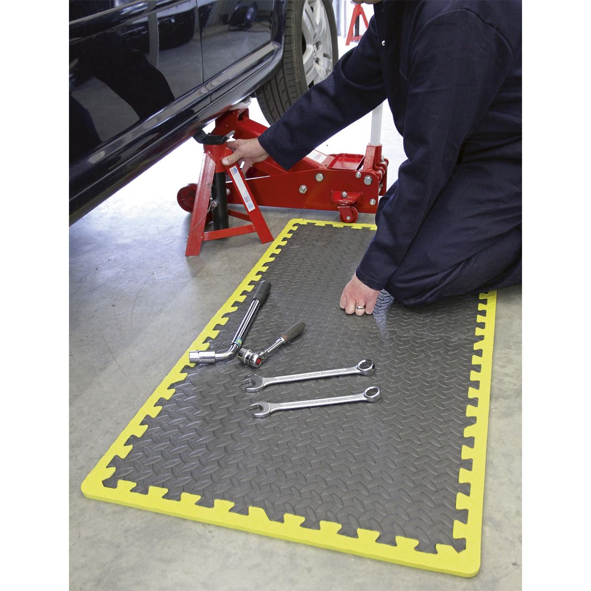 Sealey Interlocking EVA Foam Workshop Mat Set 1240 x 1825mm with Hi-Vis Edges