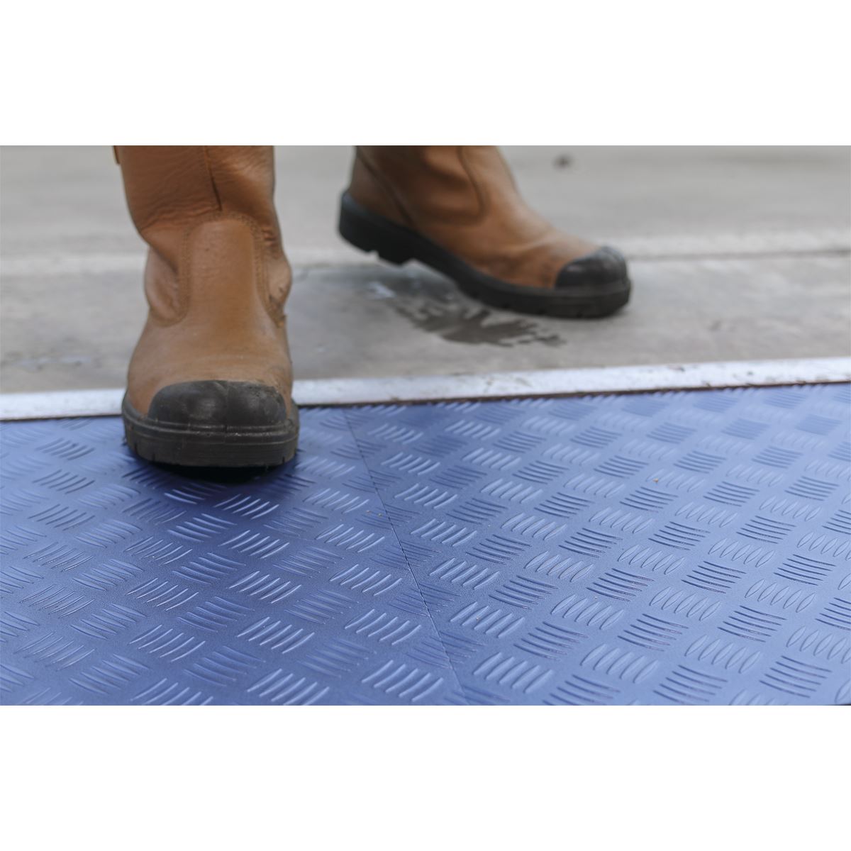 Sealey Vinyl Floor Tile with Peel & Stick Backing - Blue Treadplate Pack of 16