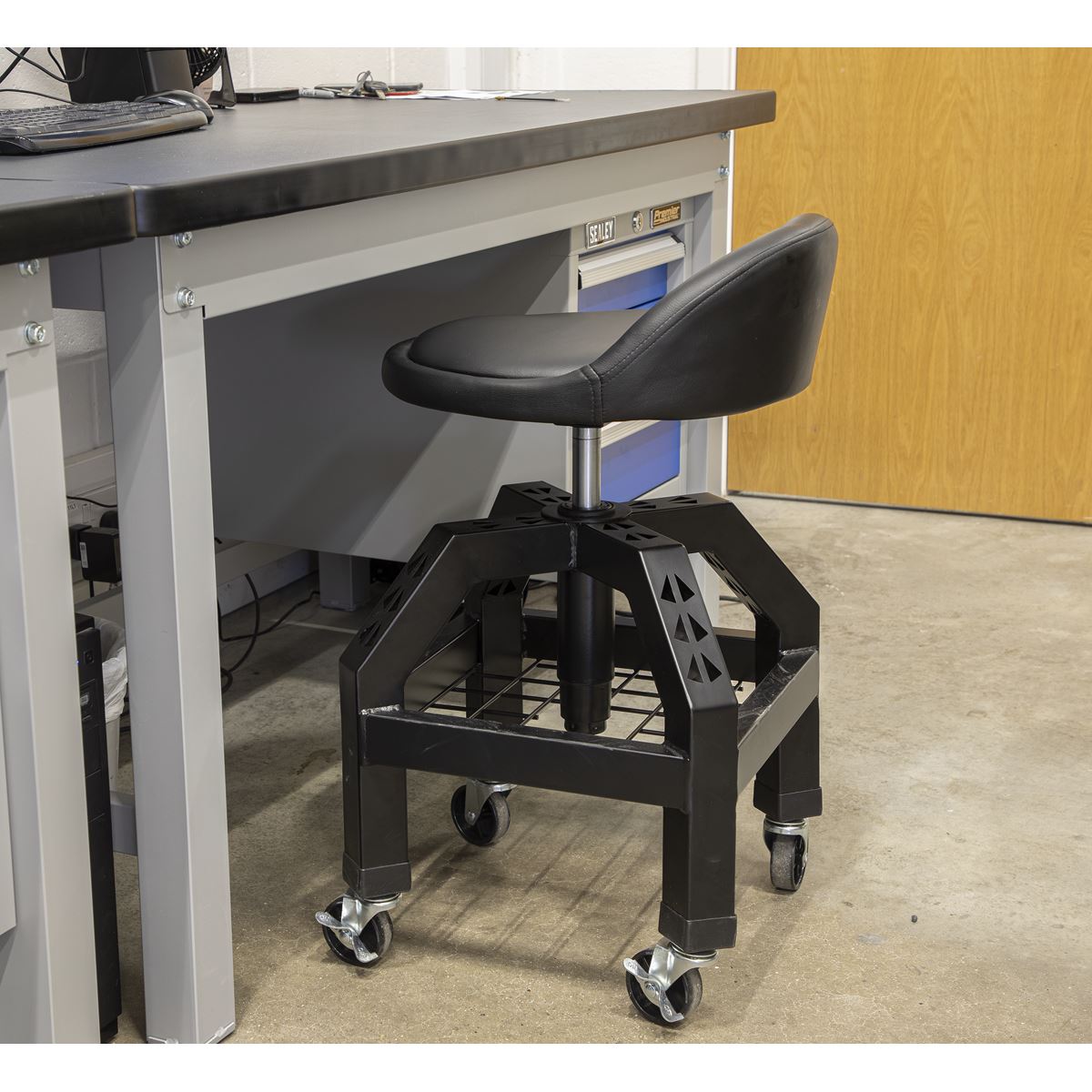 Sealey Premier Industrial Premier Industrial Pneumatic Creeper Stool with Adjustable Height Swivel Seat & Back Rest