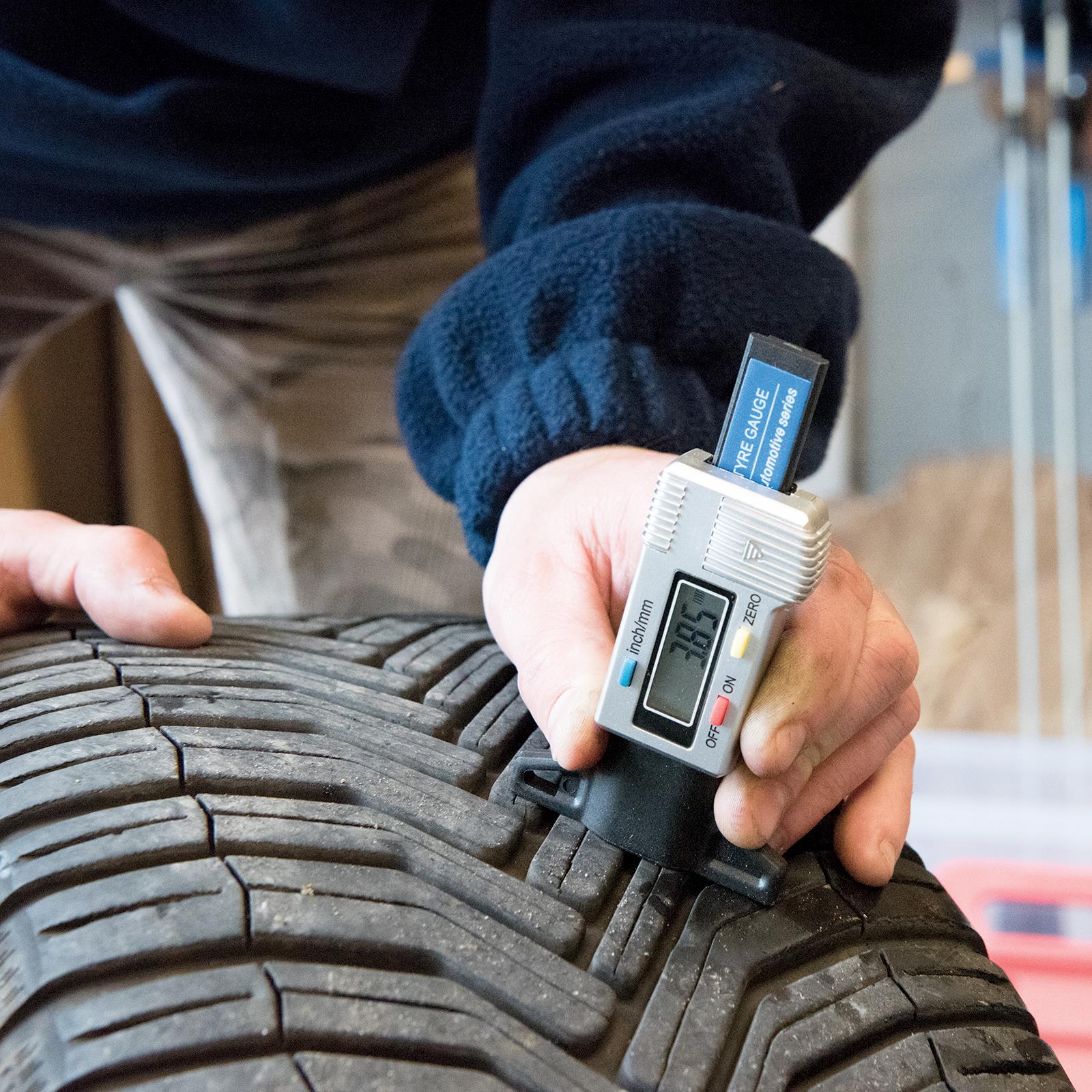 Siverline 0-25mm Digital Tyre Tread Depth Gauge LCD Display Car Wheel Mechanic