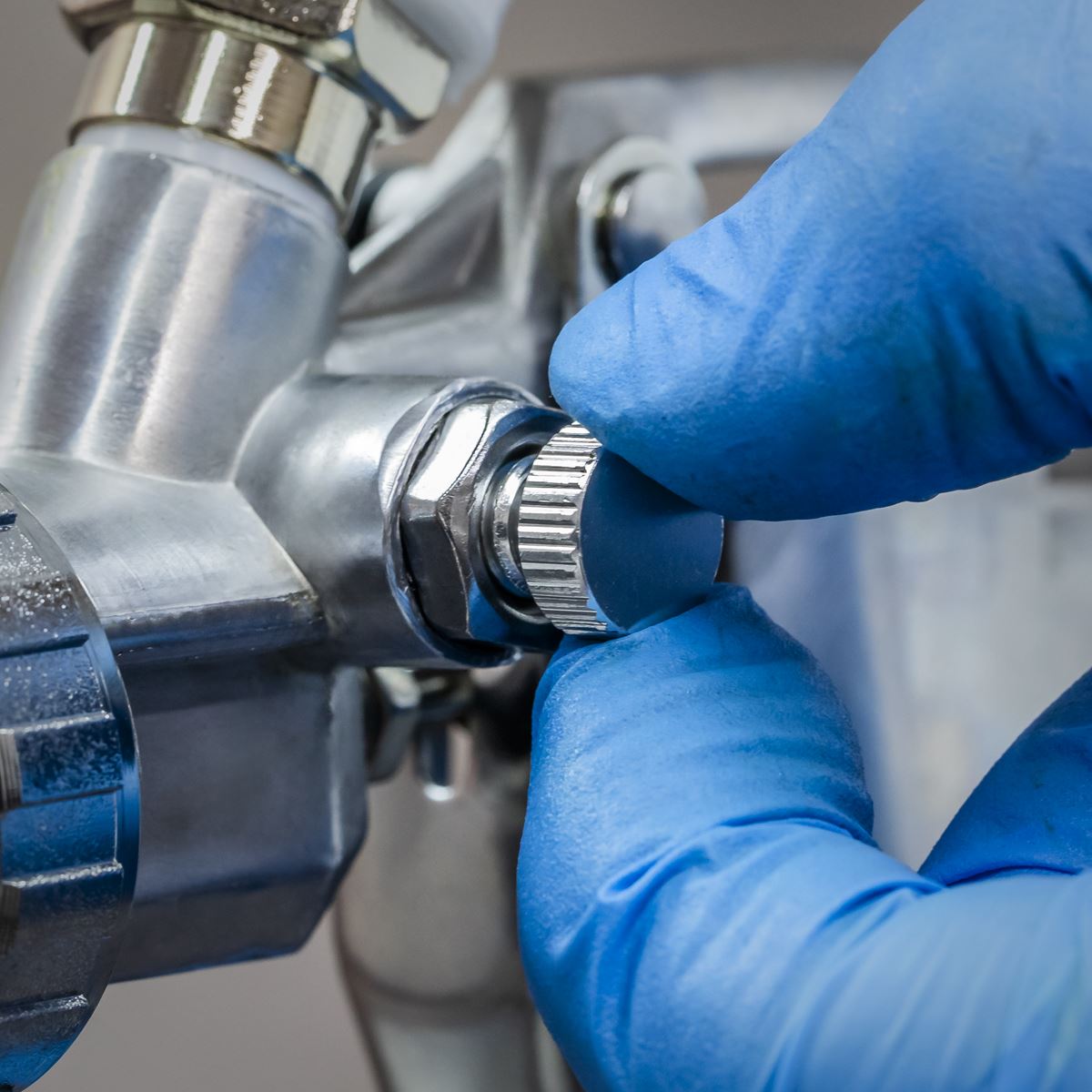 Sealey Gravity Feed Spray Gun with 1.8mm Set Up Adjustable Paint Flow 