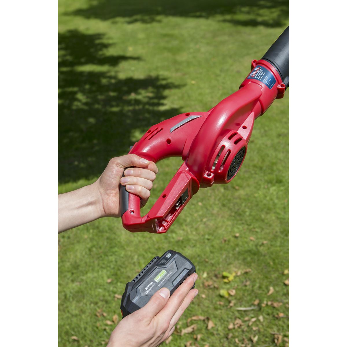 Sealey 20V Cordless Leaf Blower Kit 4Ah Battery and Charger