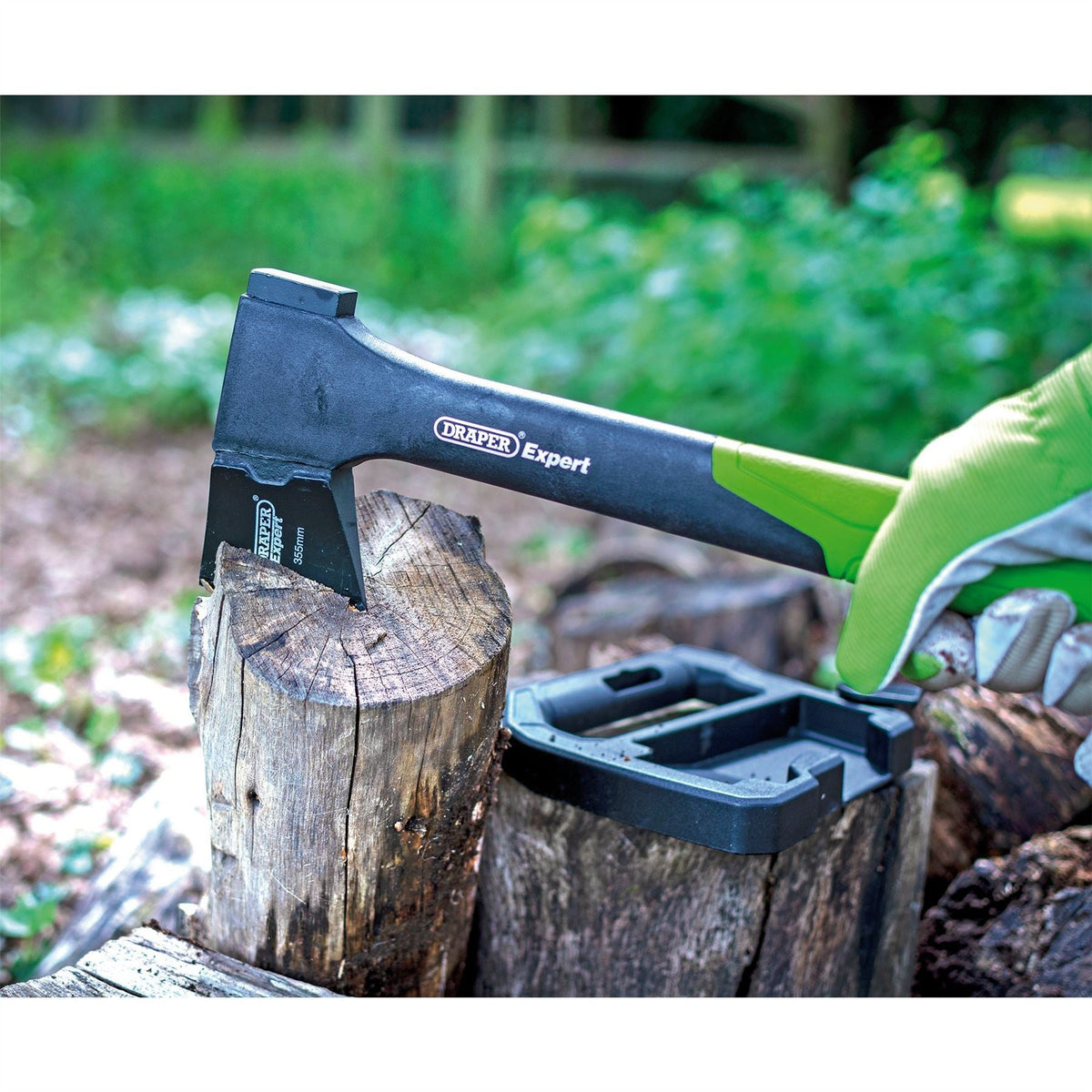 Draper Expert Fibreglass Hatchet Axe 355mm 94986  White Rose Tools
