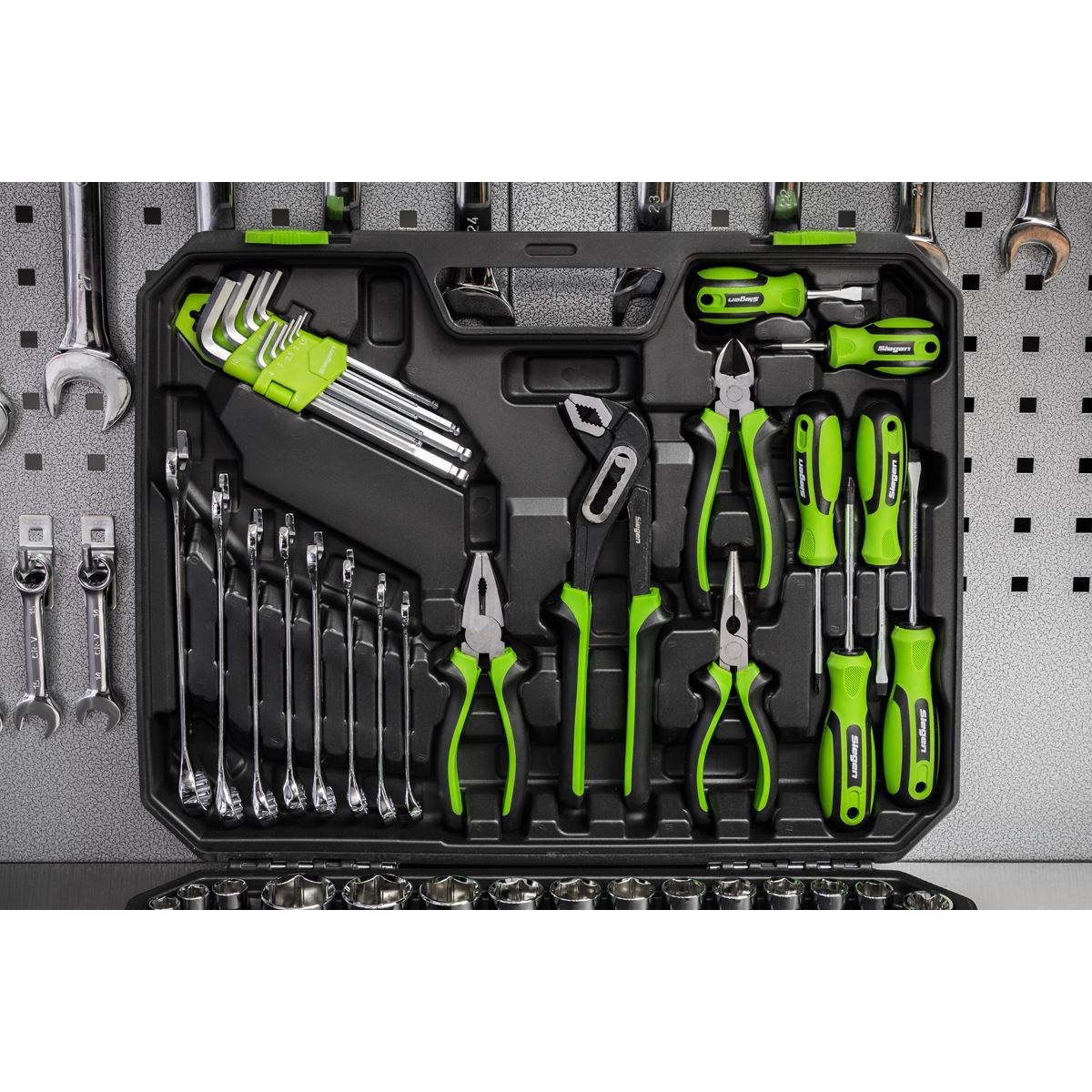 Siegen by Sealey Mechanic's Tool Kit 135 Piece 1/4" 1/2" Drive Sockets Spanners Hex Keys