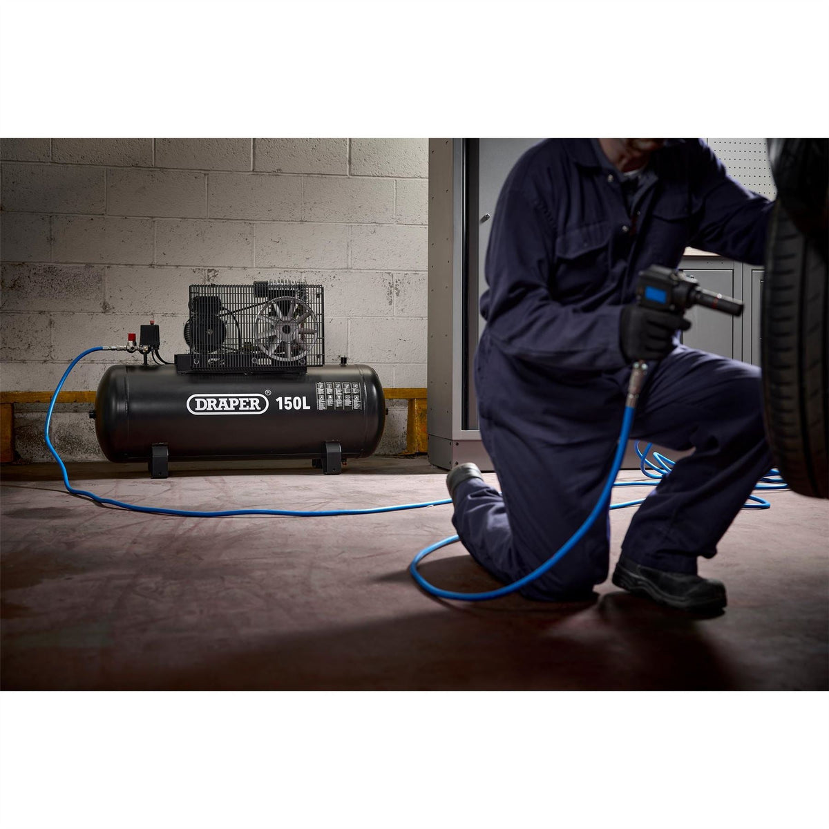 Draper 230V 150L Stationary Belt-Driven Air Compressor 2.2kW/3HP 55304  White Rose Tools