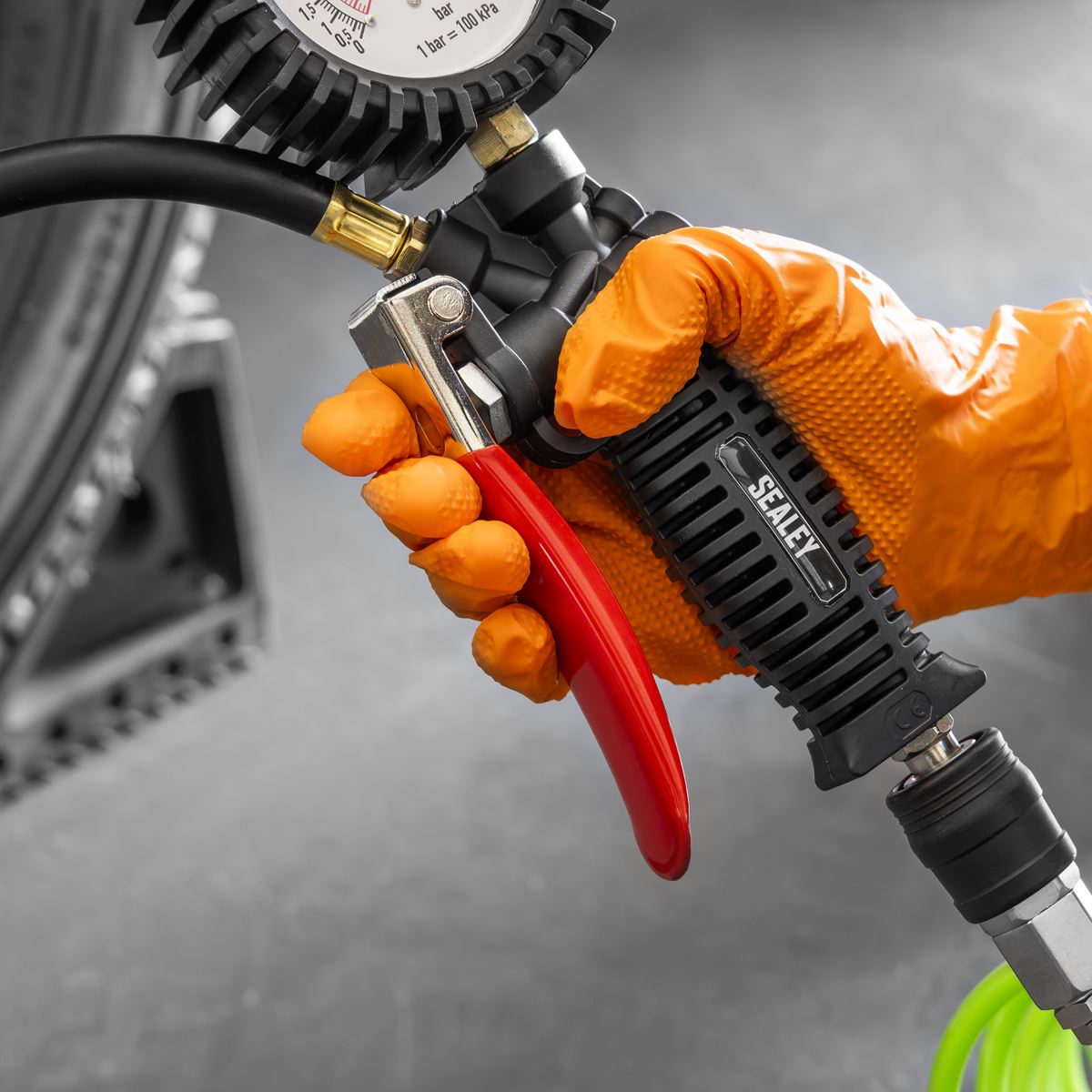 Sealey Tyre Inflator with Clip-On Connector  White Rose Tools