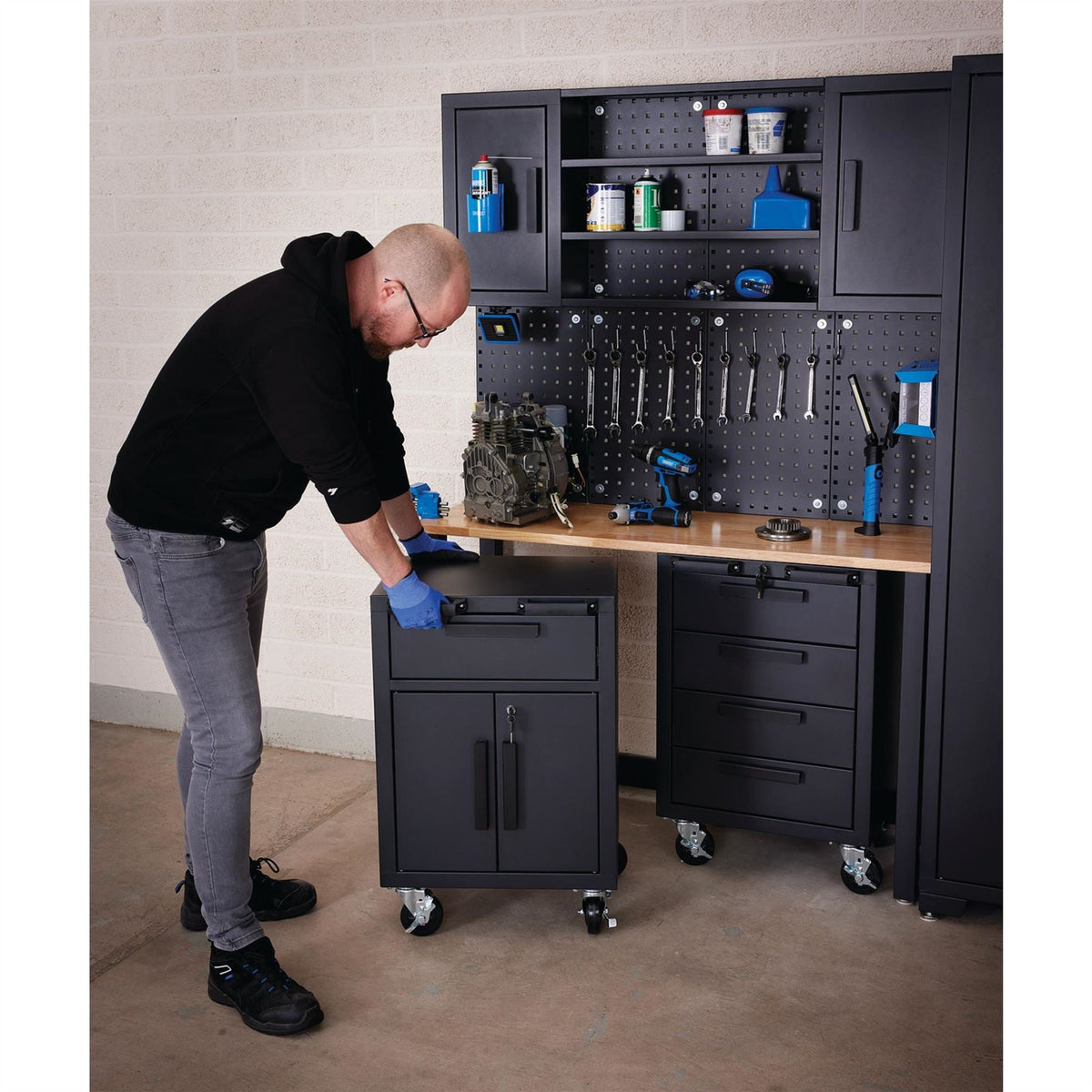 Draper Single Garage Workstation with Roller Cabinets 13269  White Rose Tools