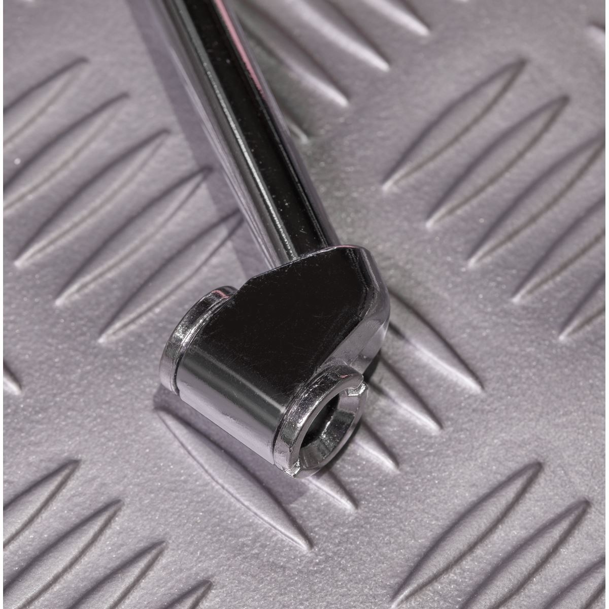 Sealey Digital Tyre Pressure Gauge with Twin Push-On Connector 