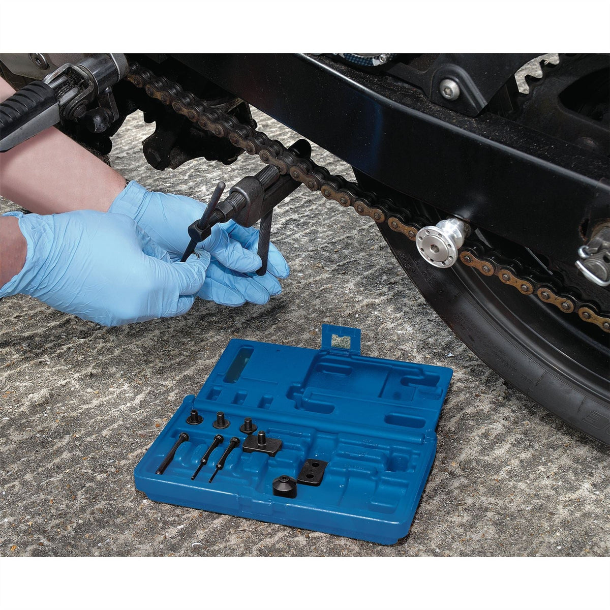 Draper Expert Motorcycle Chain Splitter and Riveter Kit 31318  White Rose Tools