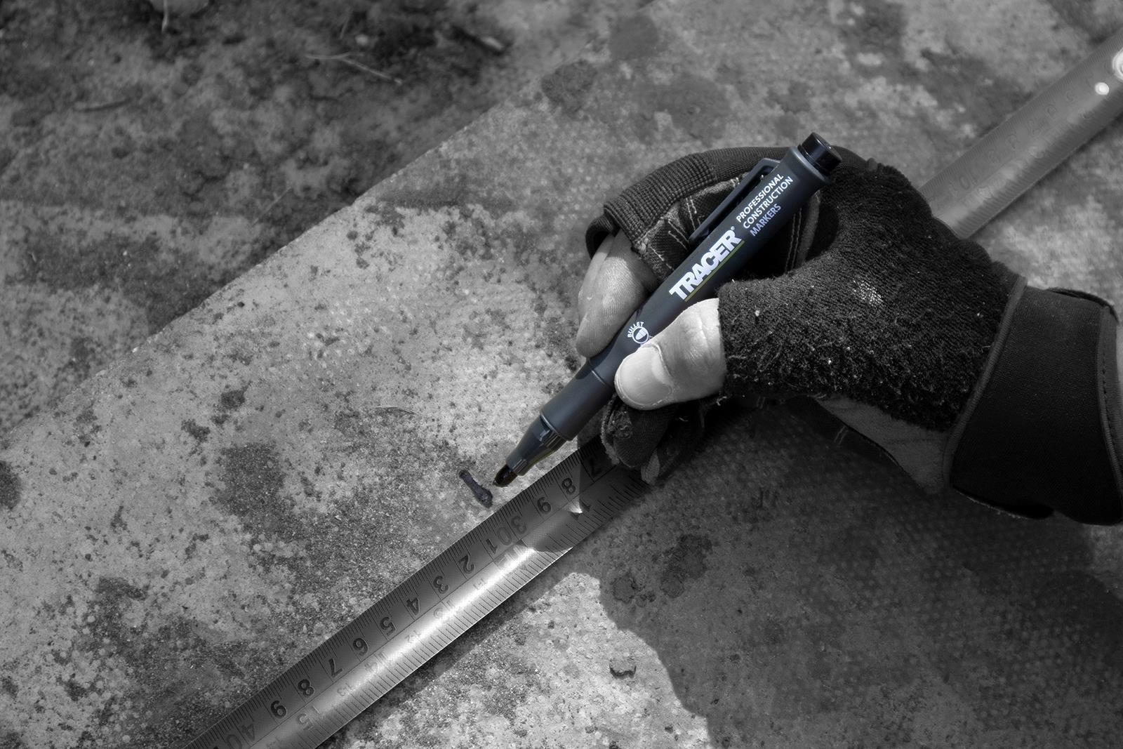 TRACER Clog Free Permanent Marker Pen Black Bullet Point 