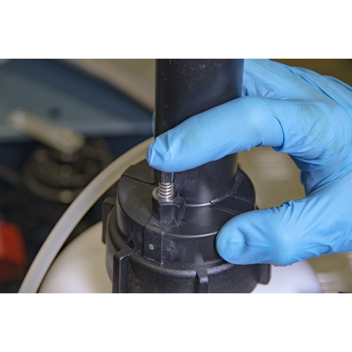 Sealey Brake and Clutch Bleeding System 2.5 Litre One Person Operation