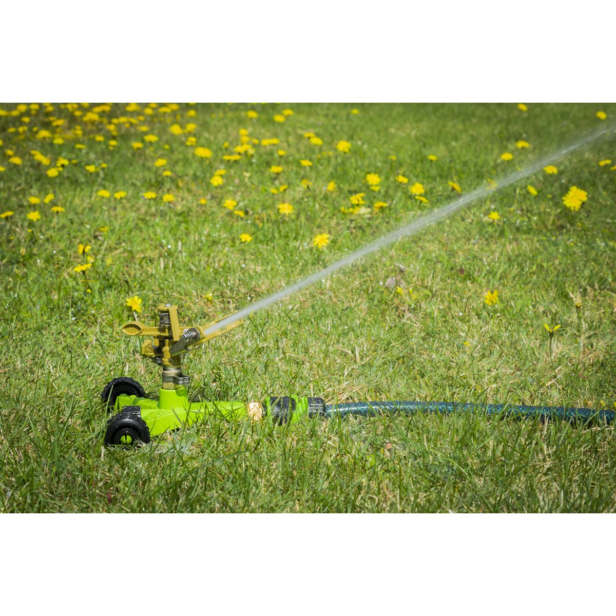 Sealey Pulsating Sprinkler With Metal Wheeled Base  White Rose Tools