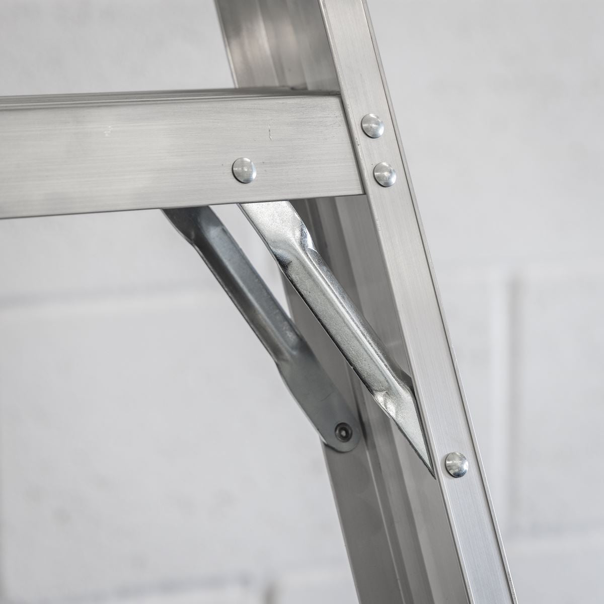 Sealey Aluminium Step Ladder 8-Tread Industrial BS EN 131 