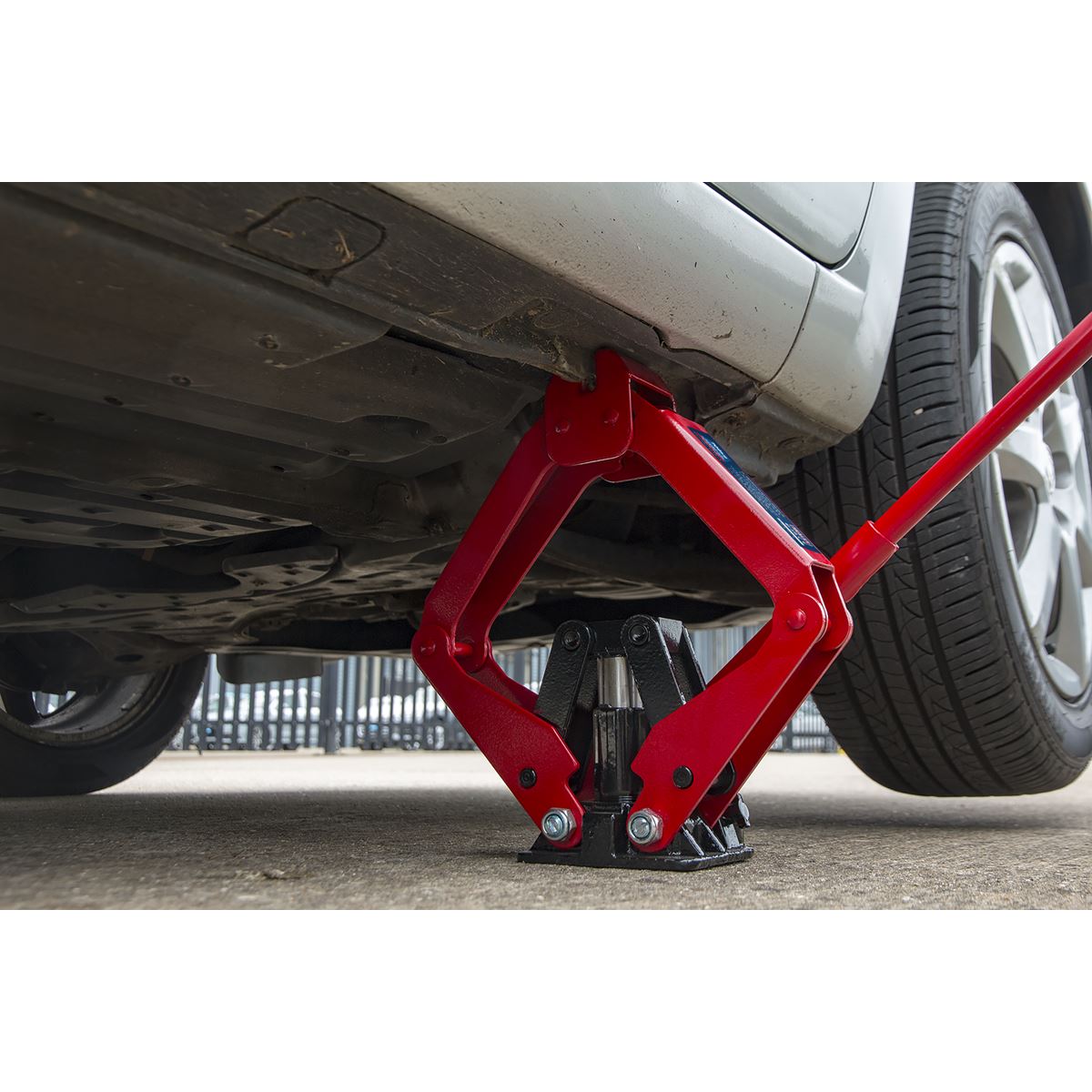 Sealey Hydraulic Scissor Jack 700kg 