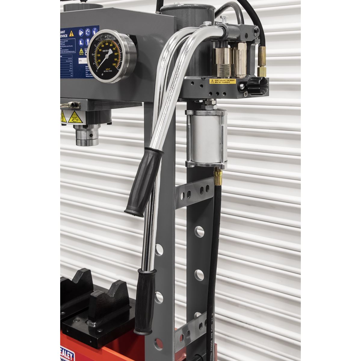 Sealey Premier Premier Air/Hydraulic Floor Type Press with Foot Pedal 30 Tonne 