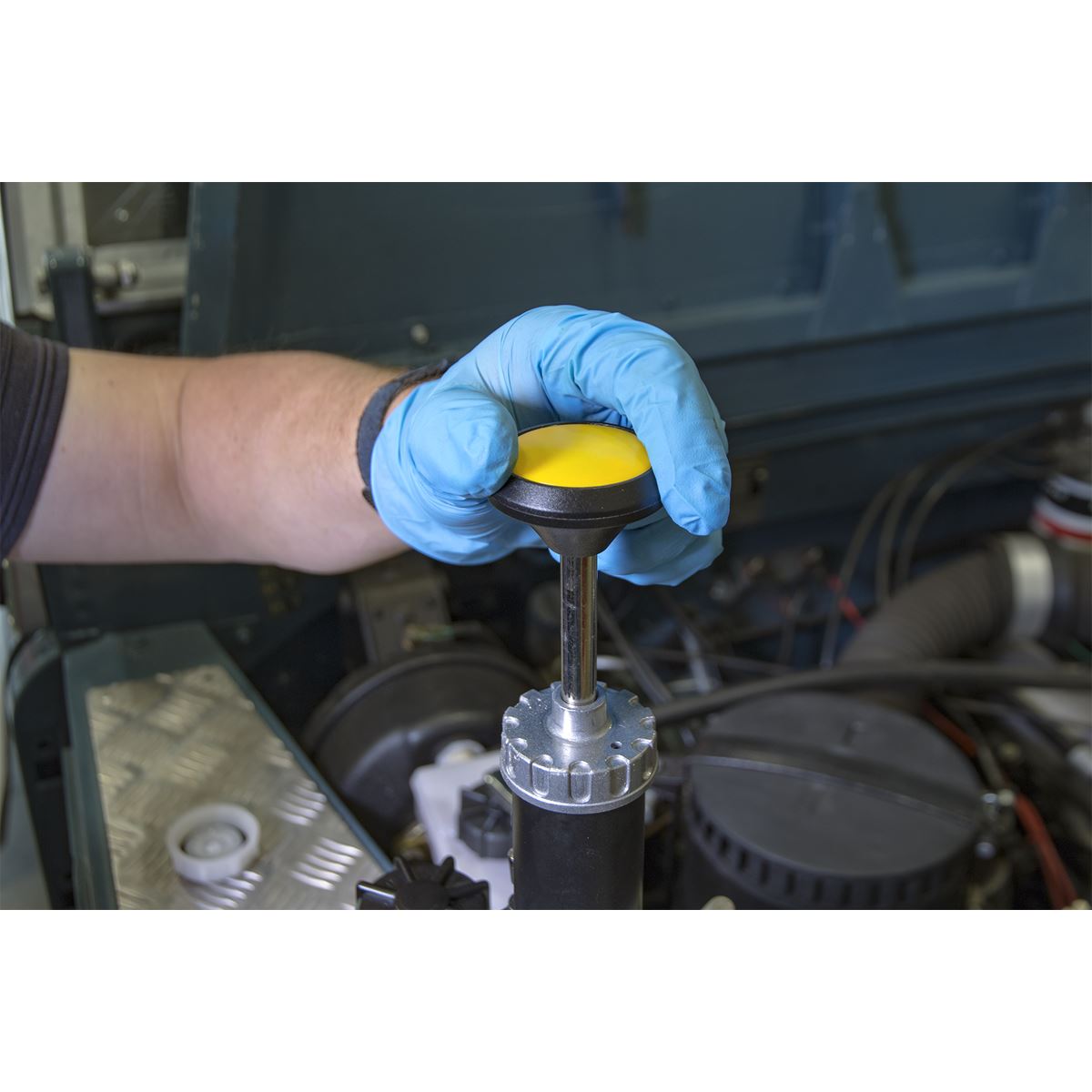 Sealey Brake and Clutch Bleeding System 2.5 Litre One Person Operation