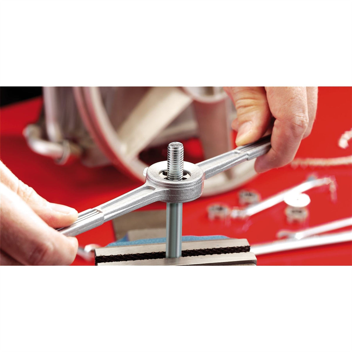 Draper Circular Metric Die and Holder Set (6 Piece) 79197  White Rose Tools