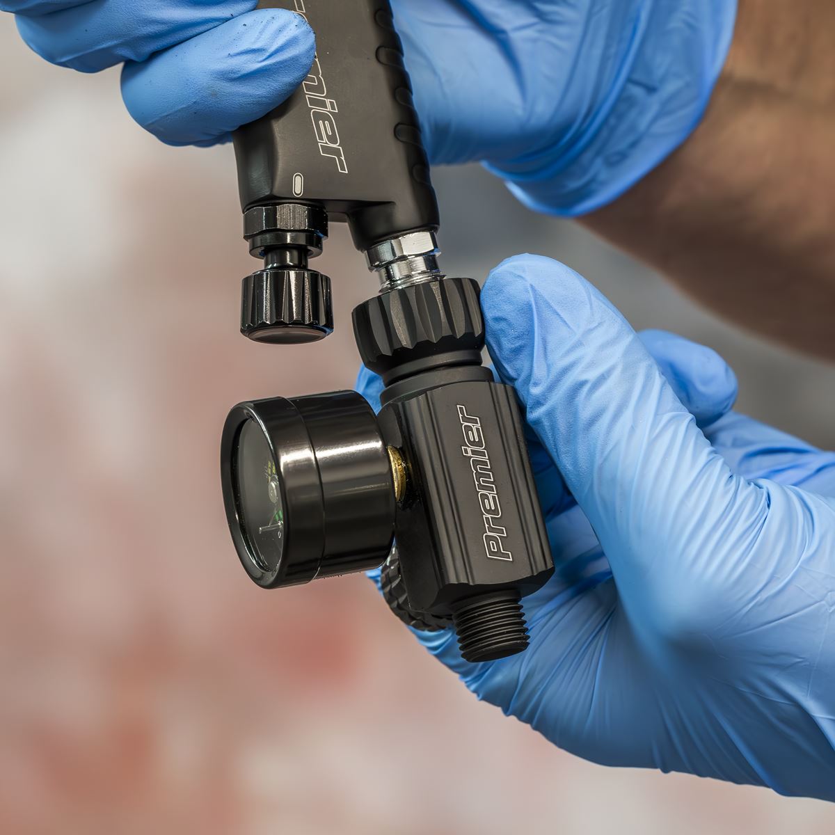 Sealey Premier On-Gun Air Pressure Regulator/Gauge with Glass Lens 