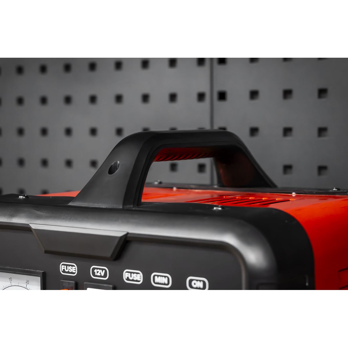 Sealey Battery Charger 28A 12/24V 230V