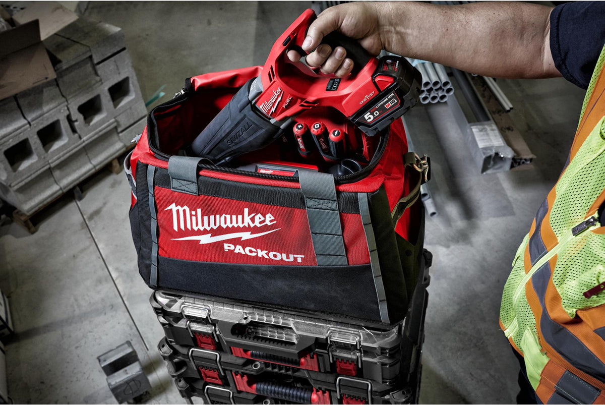 Milwaukee PACKOUT Duffel Bag 20in 50cm  White Rose Tools