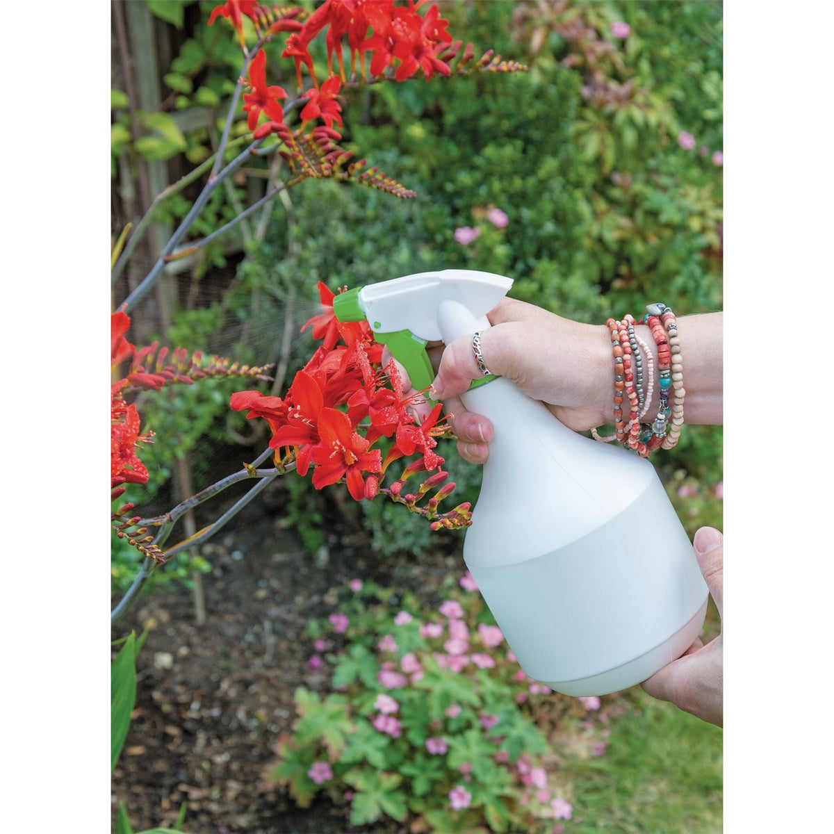 Draper Pressure Sprayer 6.25L with Mini Sprayer 1L 82464  White Rose Tools