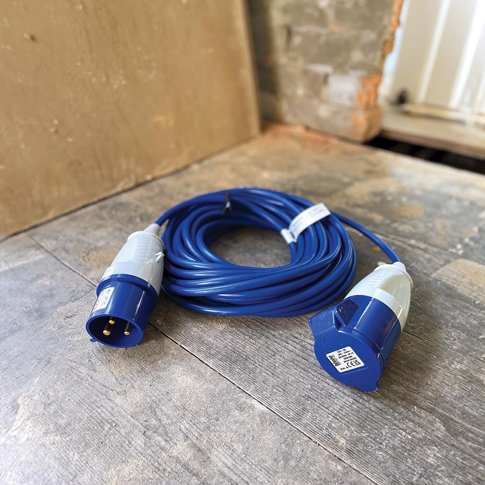 Defender Arctic Extension Lead Blue 2.5mm2 32A 14m 230V E85237