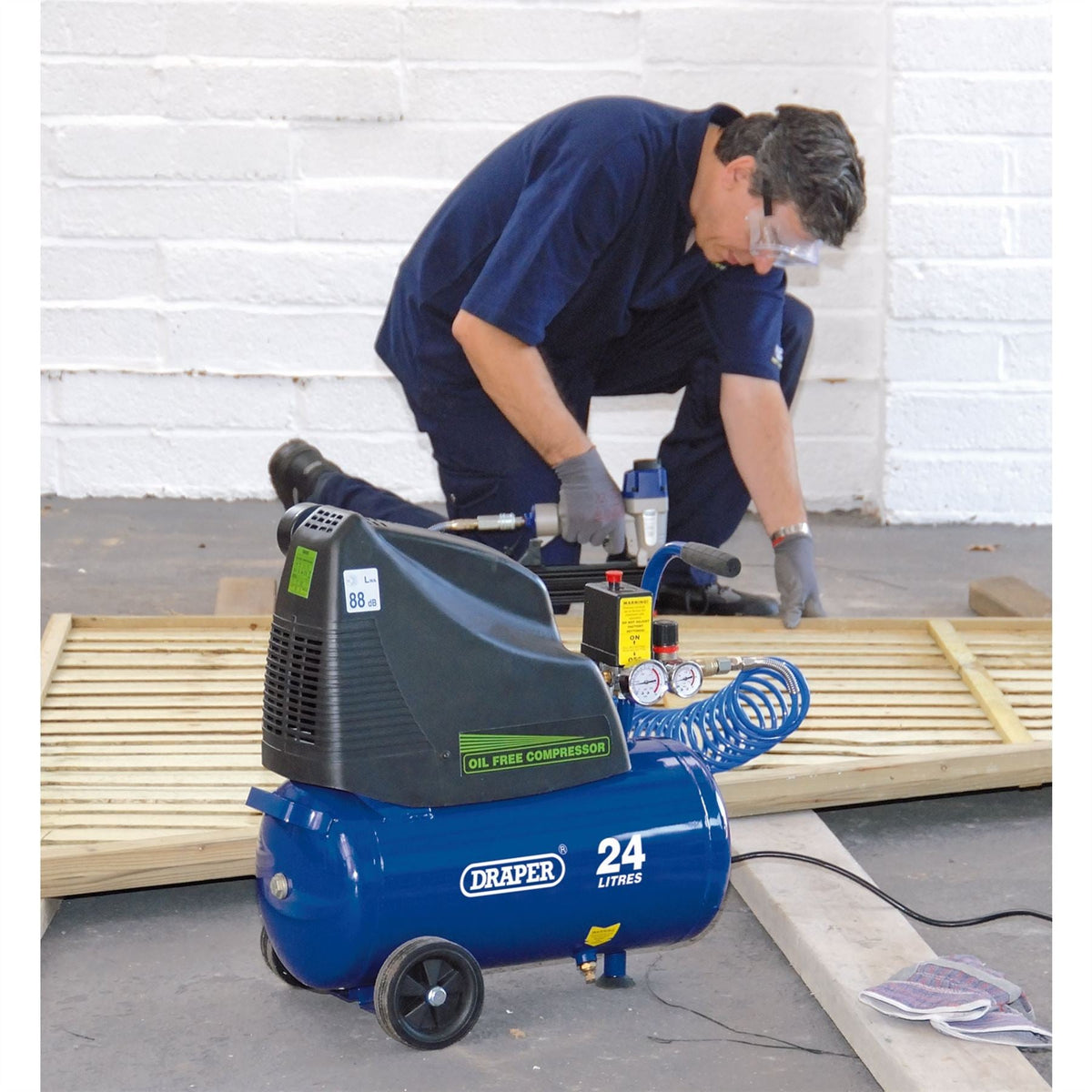 Draper 230V 24L Direct Drive Oil-Free Air Compressor 1.1kW/1.5hp 24978  White Rose Tools