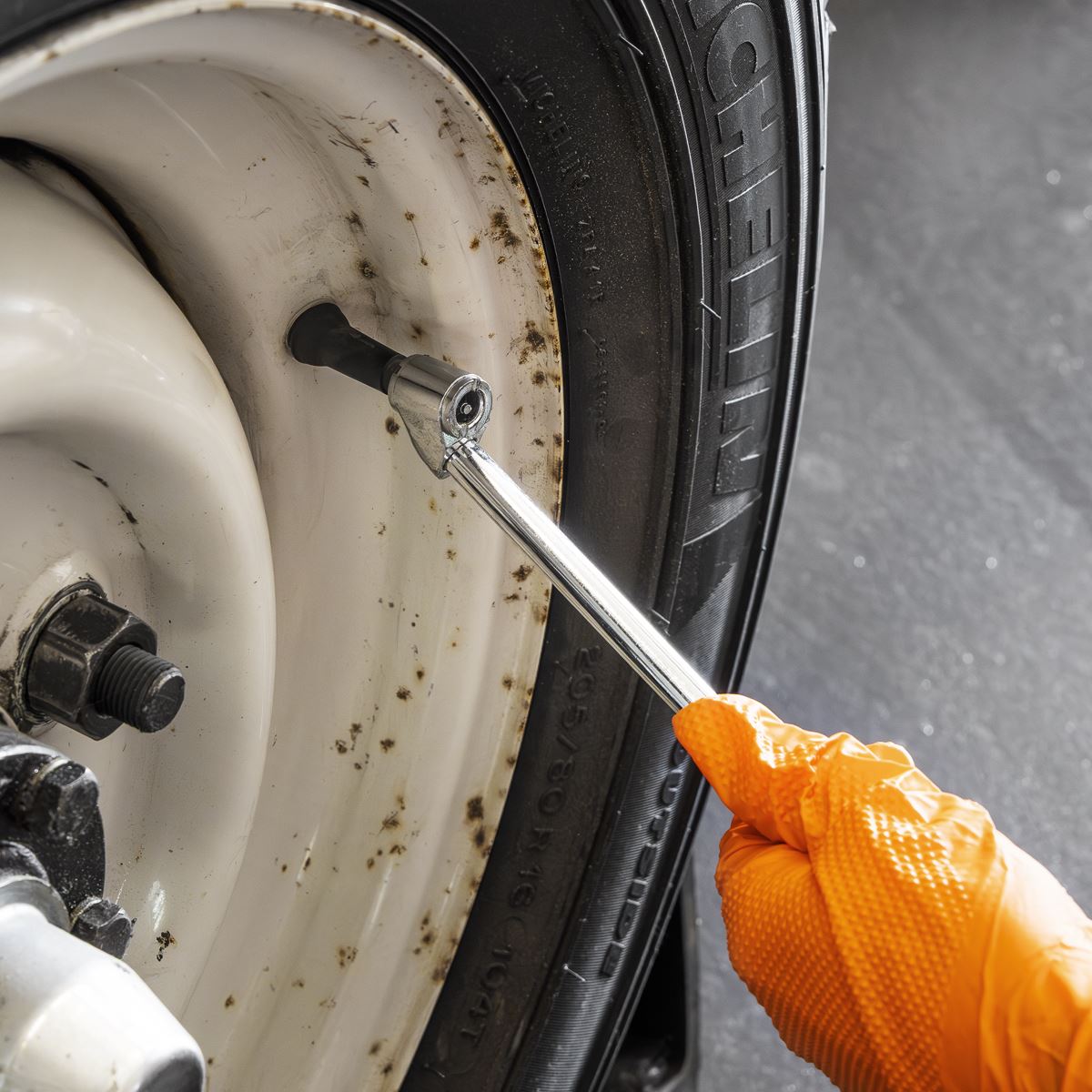 Sealey Tyre Inflator with Push-On Connector  White Rose Tools