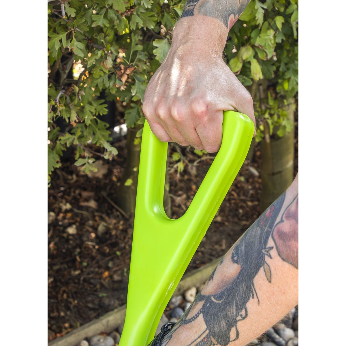 Sealey General-Purpose Polypropylene Shovel with 690mm Handle 