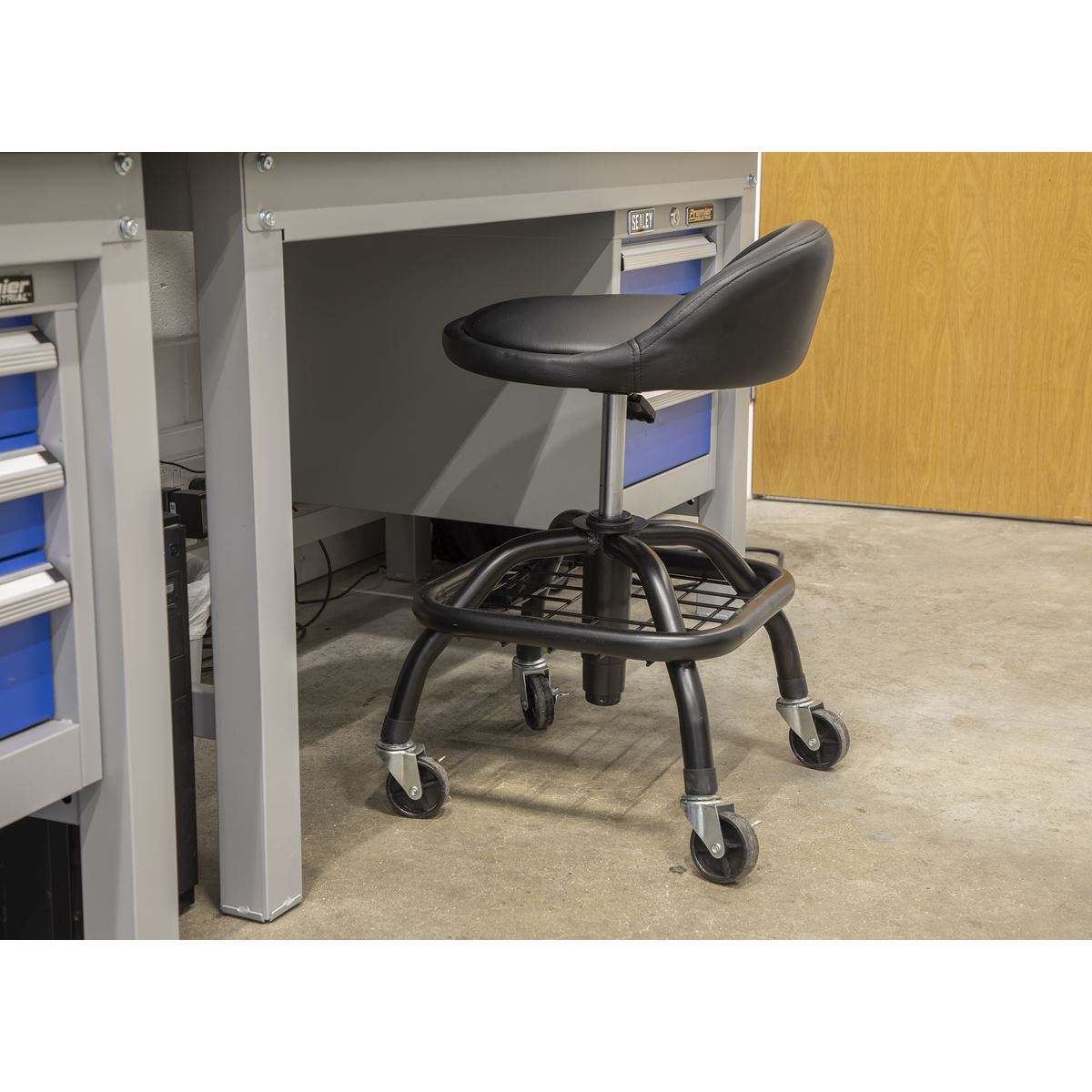 Sealey Premier Industrial Premier Industrial Pneumatic Creeper Stool with Adjustable Height Swivel Seat & Back Rest 