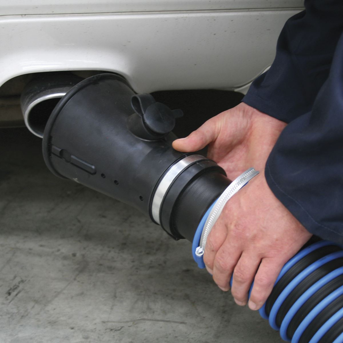 Sealey Exhaust Fume Extractor with 6m Ducting 