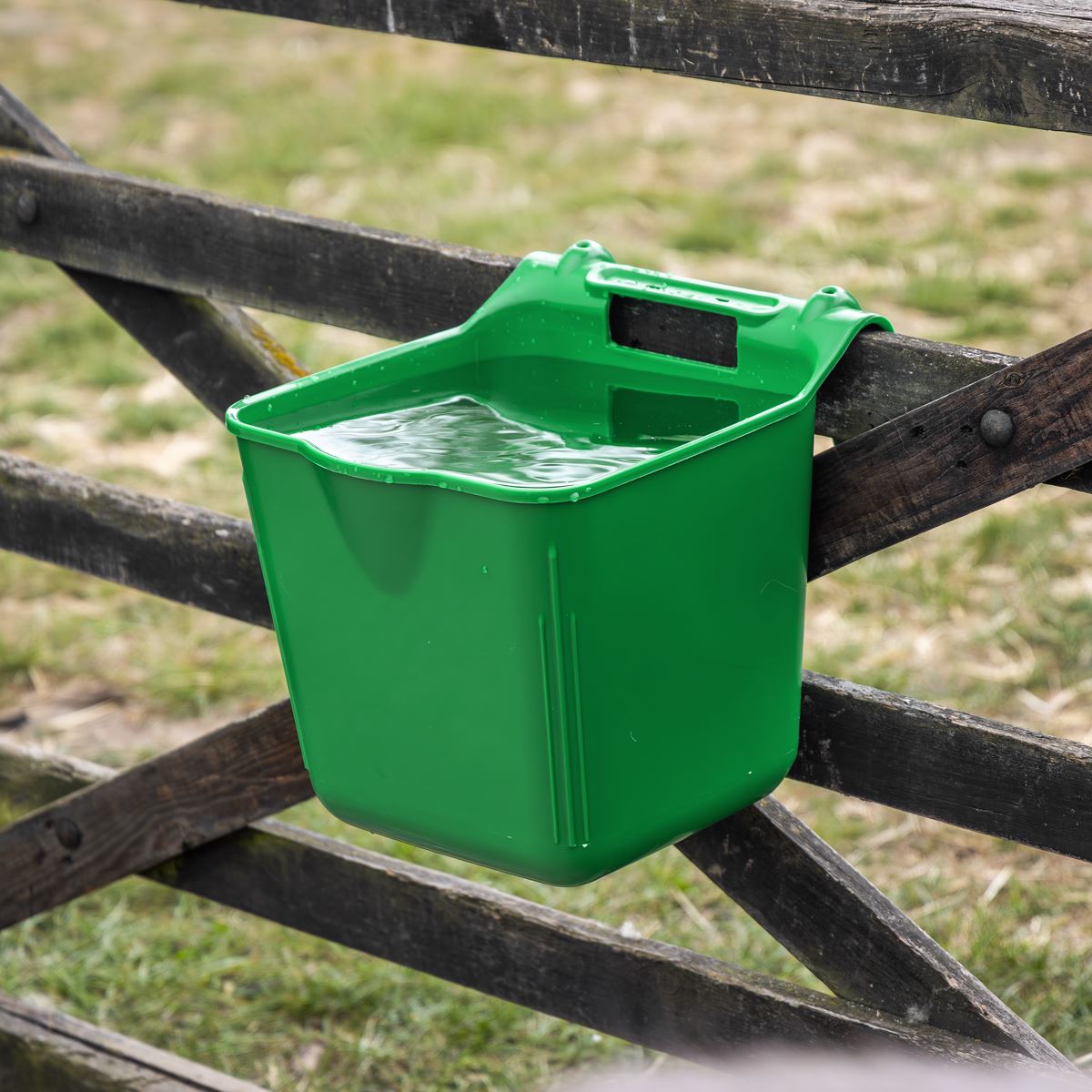 Sealey Hook-Over Feeder 13L