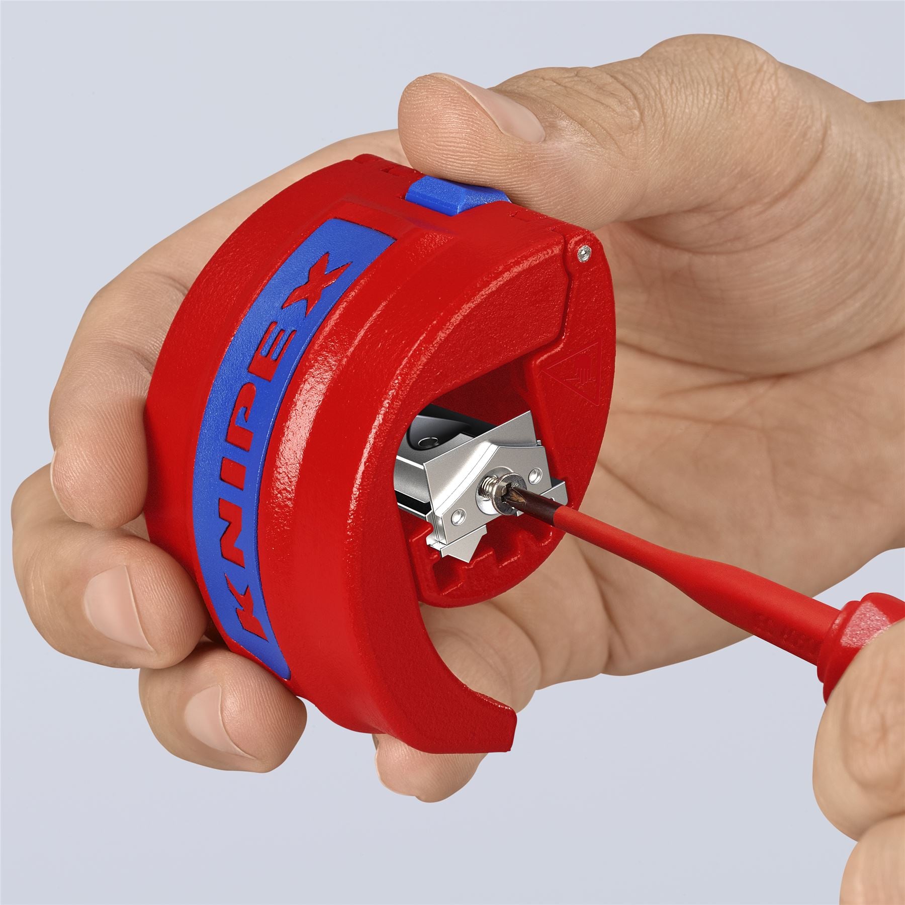 Knipex BIX Cutter for Plastic Pipes and Sealing Sleeves for 20-50mm Pipes 90 22 10 BK